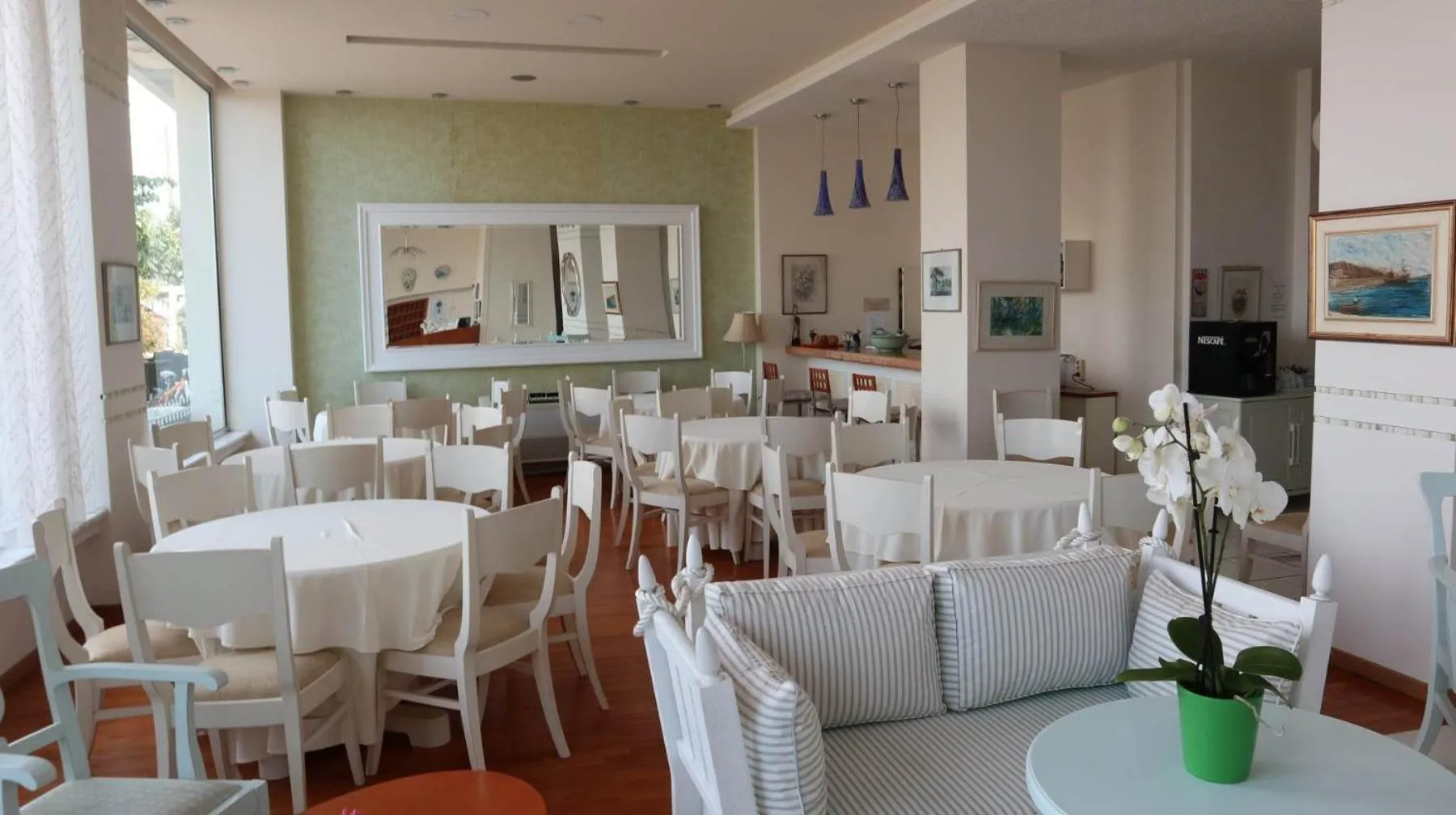 Breakfast in Hotel Timoleon