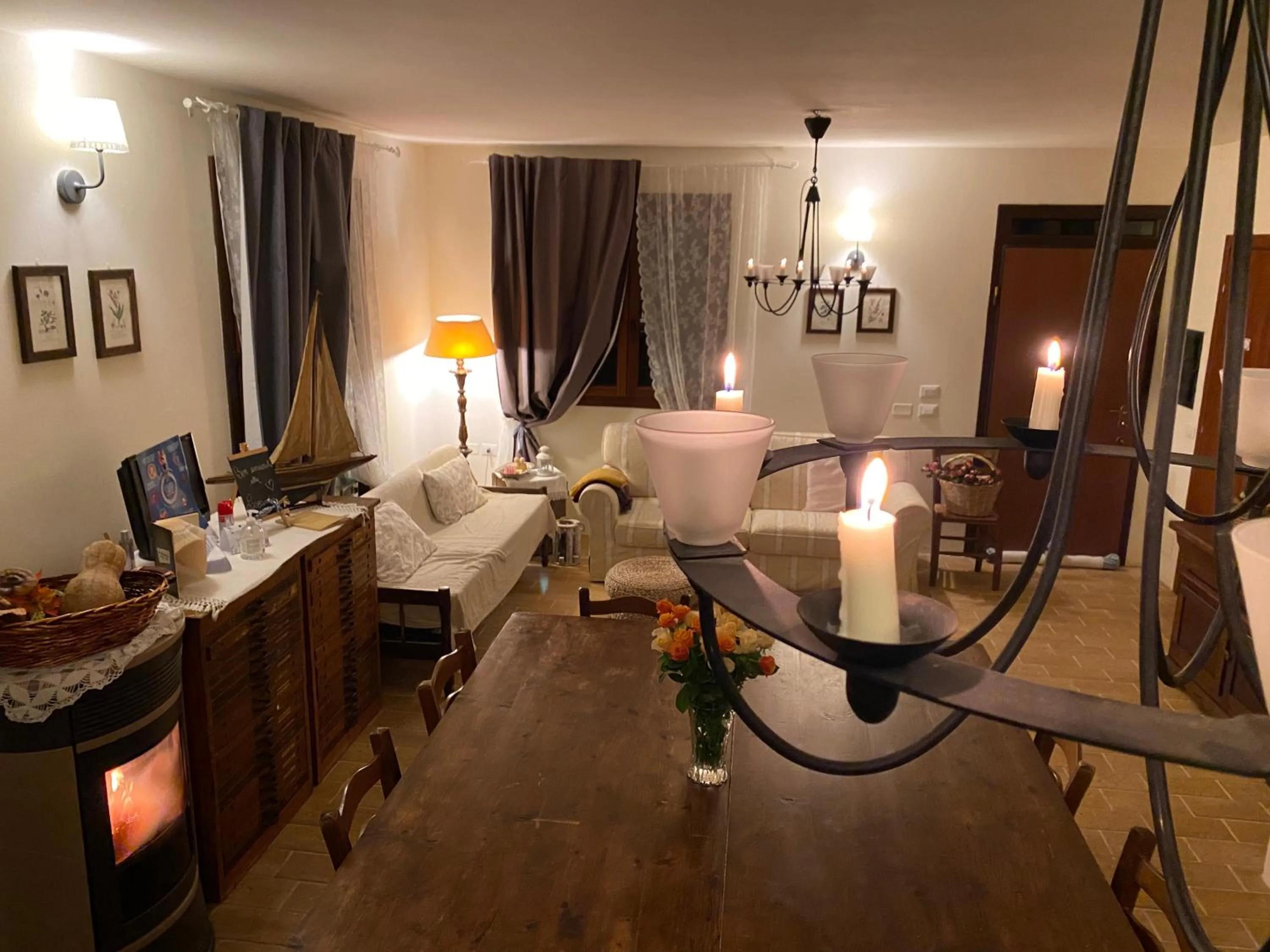 Seating area, Bed in Locanda della Lavanda