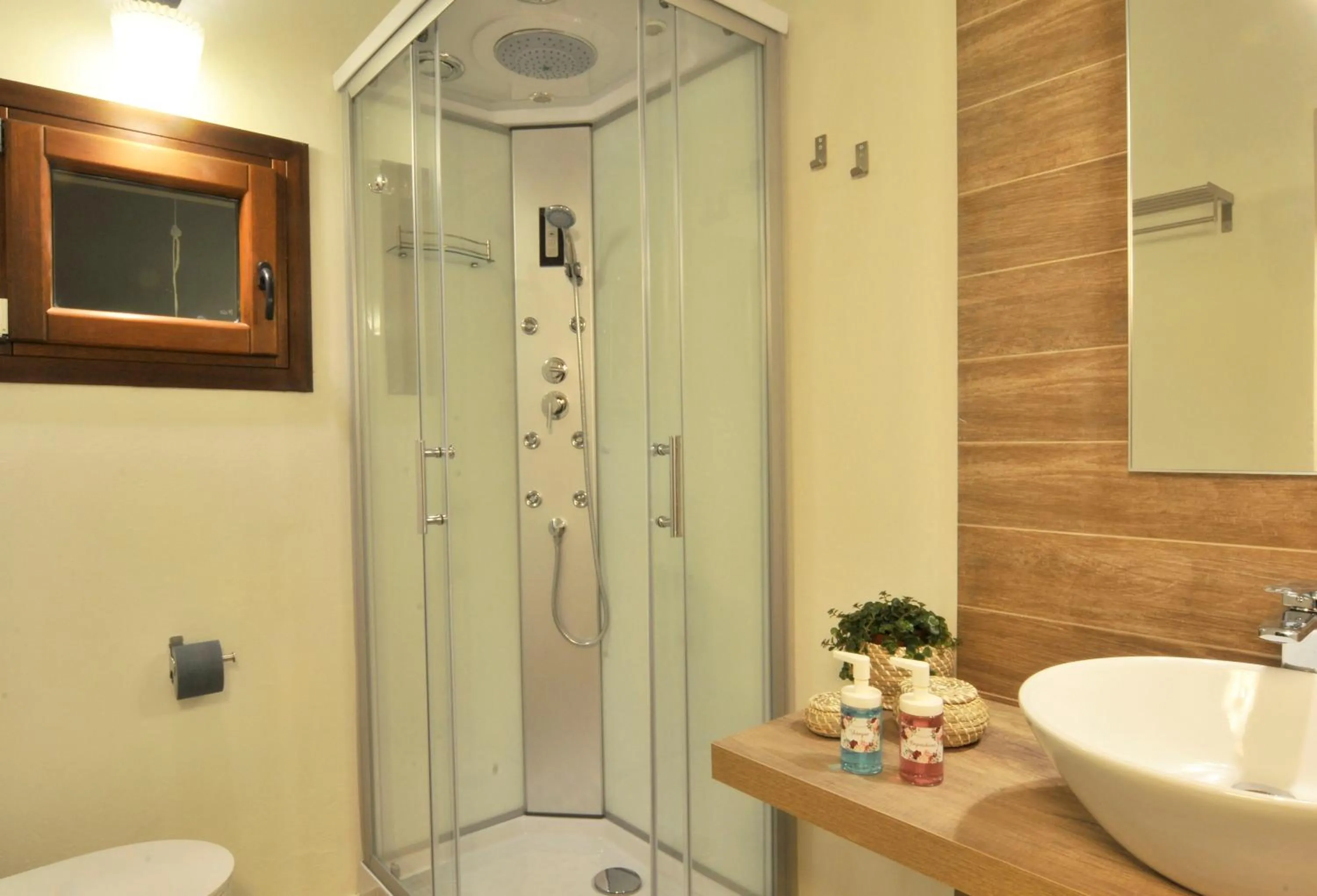Shower in Locanda della Lavanda