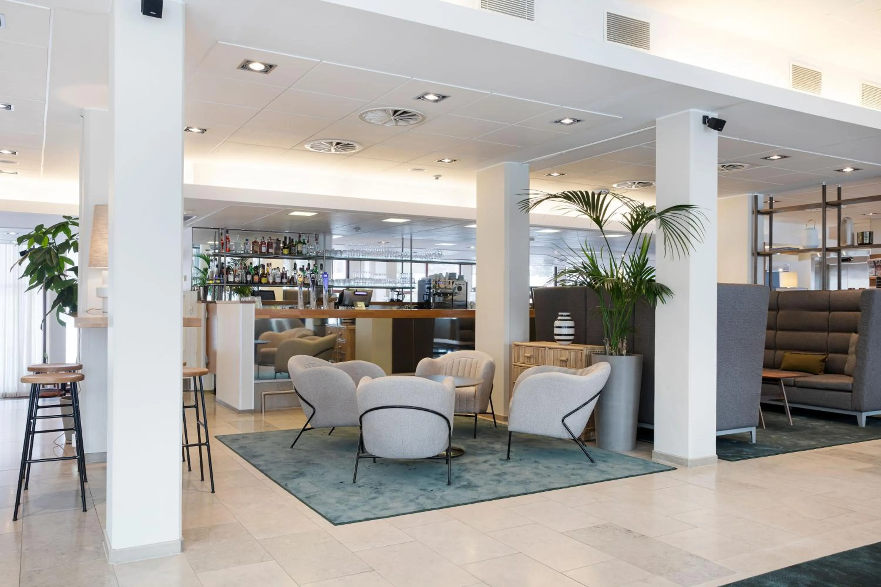 Lobby or reception in Original Sokos Hotel Tapiola Garden Espoo