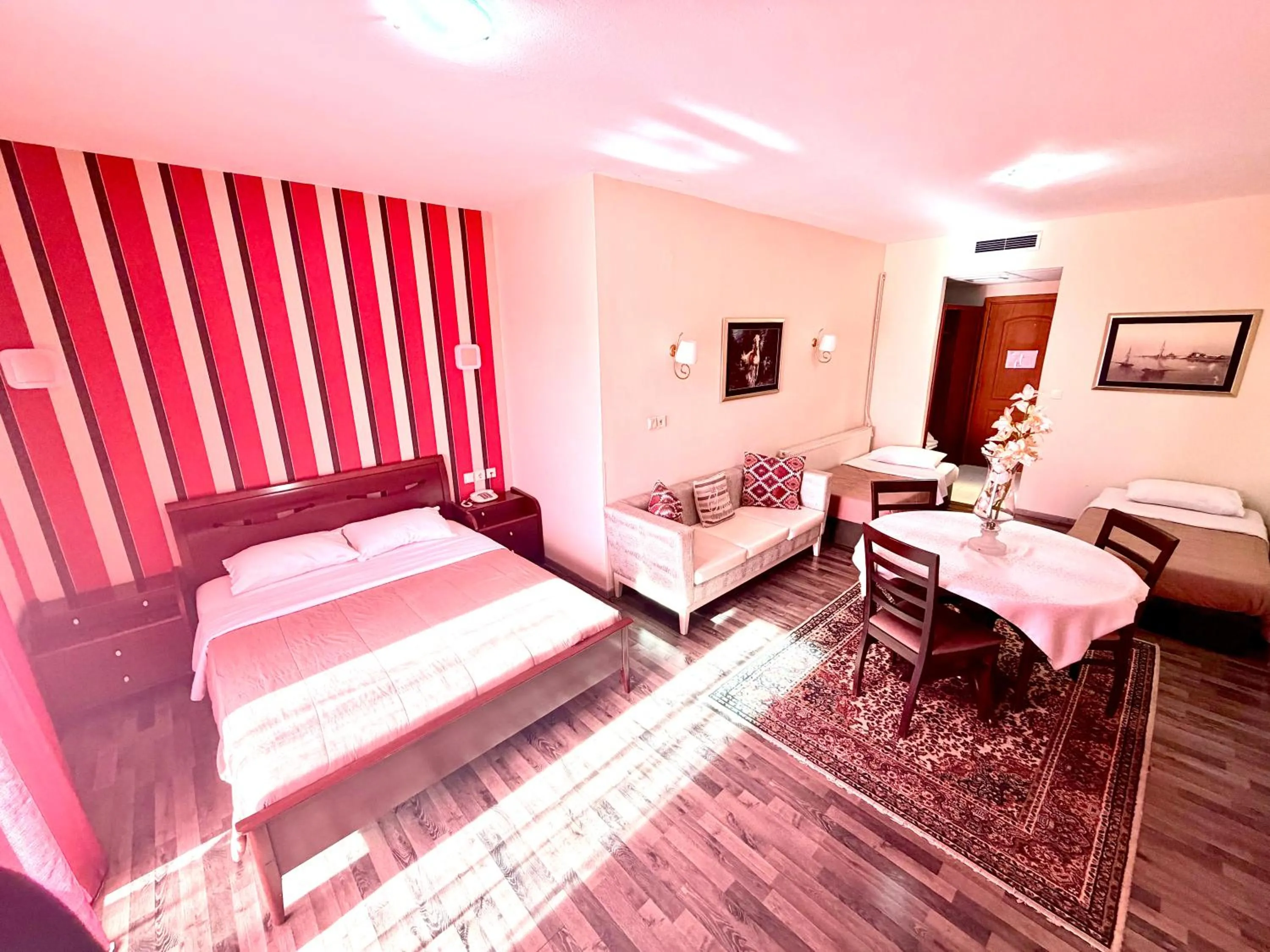 Kornilios Istron Hotel