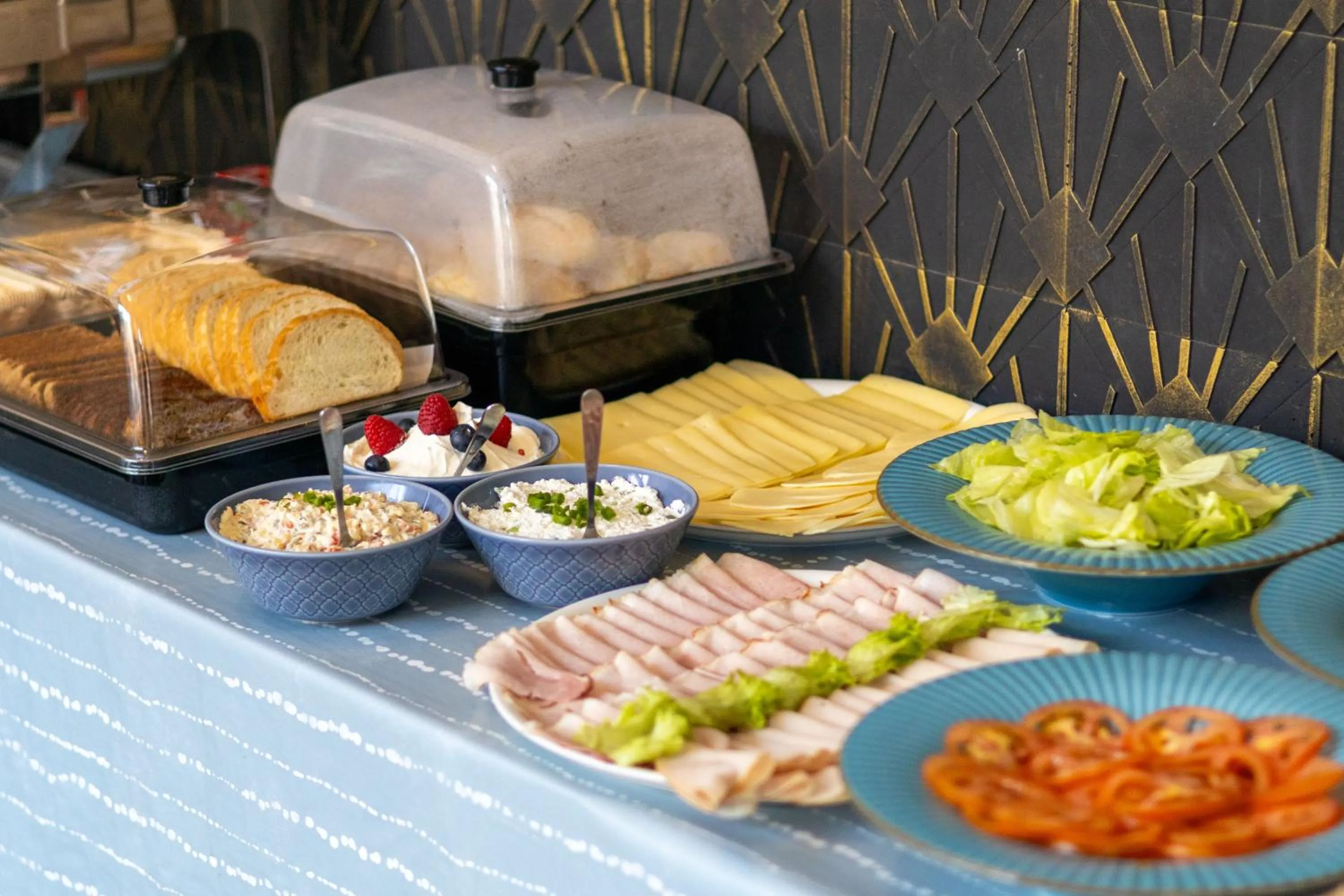 Restaurant/places to eat in Noclegi Stadion Bed & Breakfast