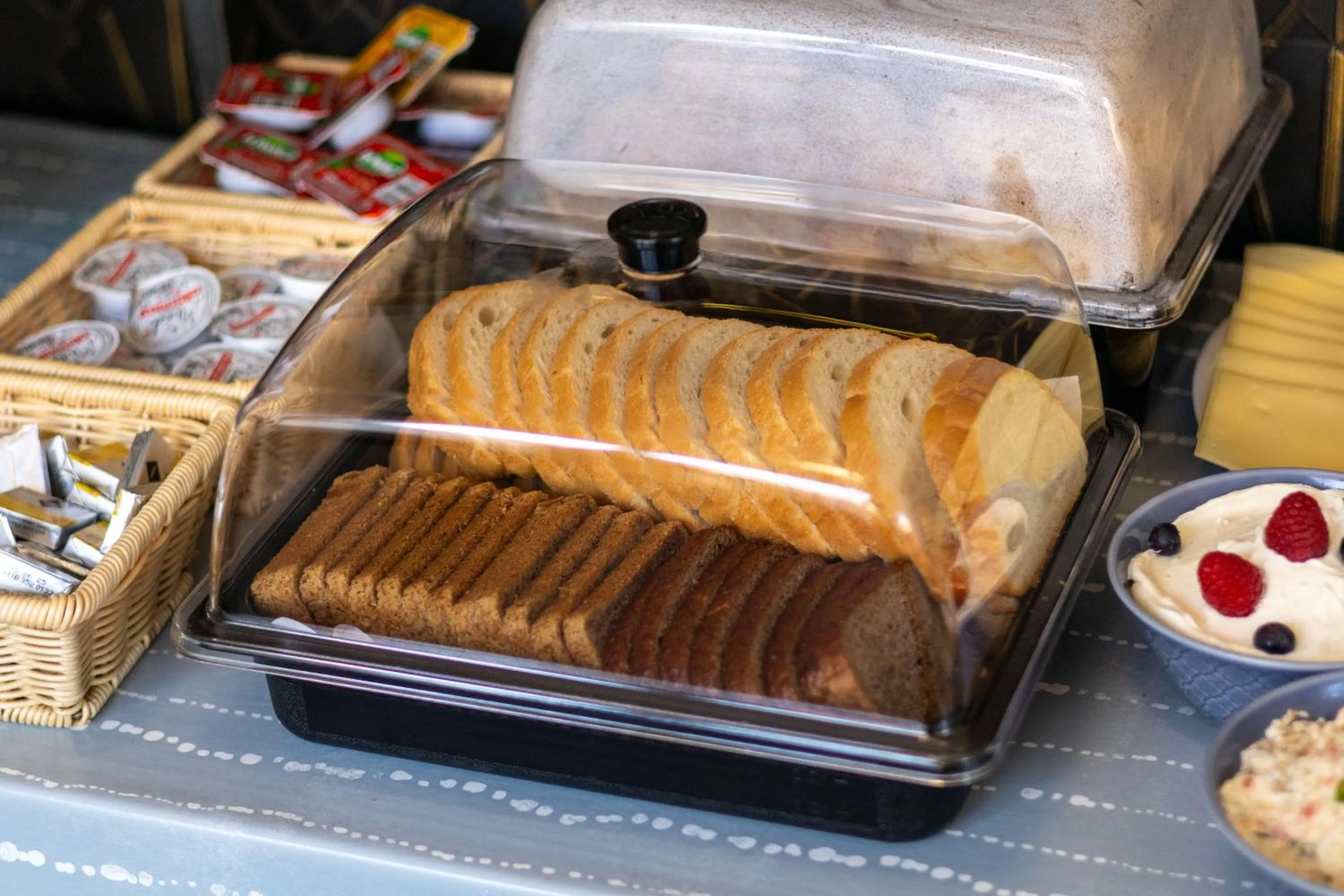 Restaurant/places to eat in Noclegi Stadion Bed & Breakfast