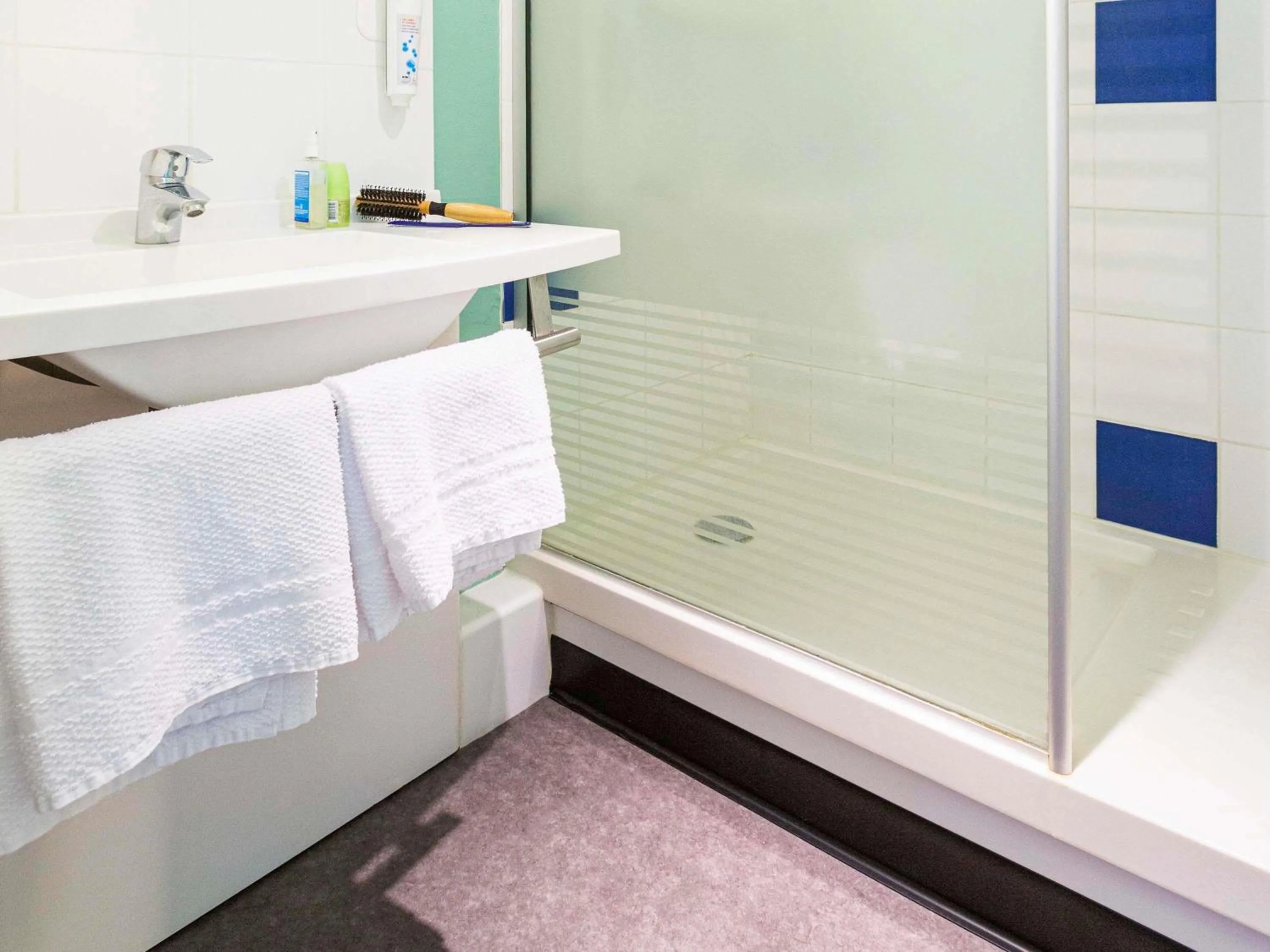 Bedroom in ibis budget Angoulême Nord