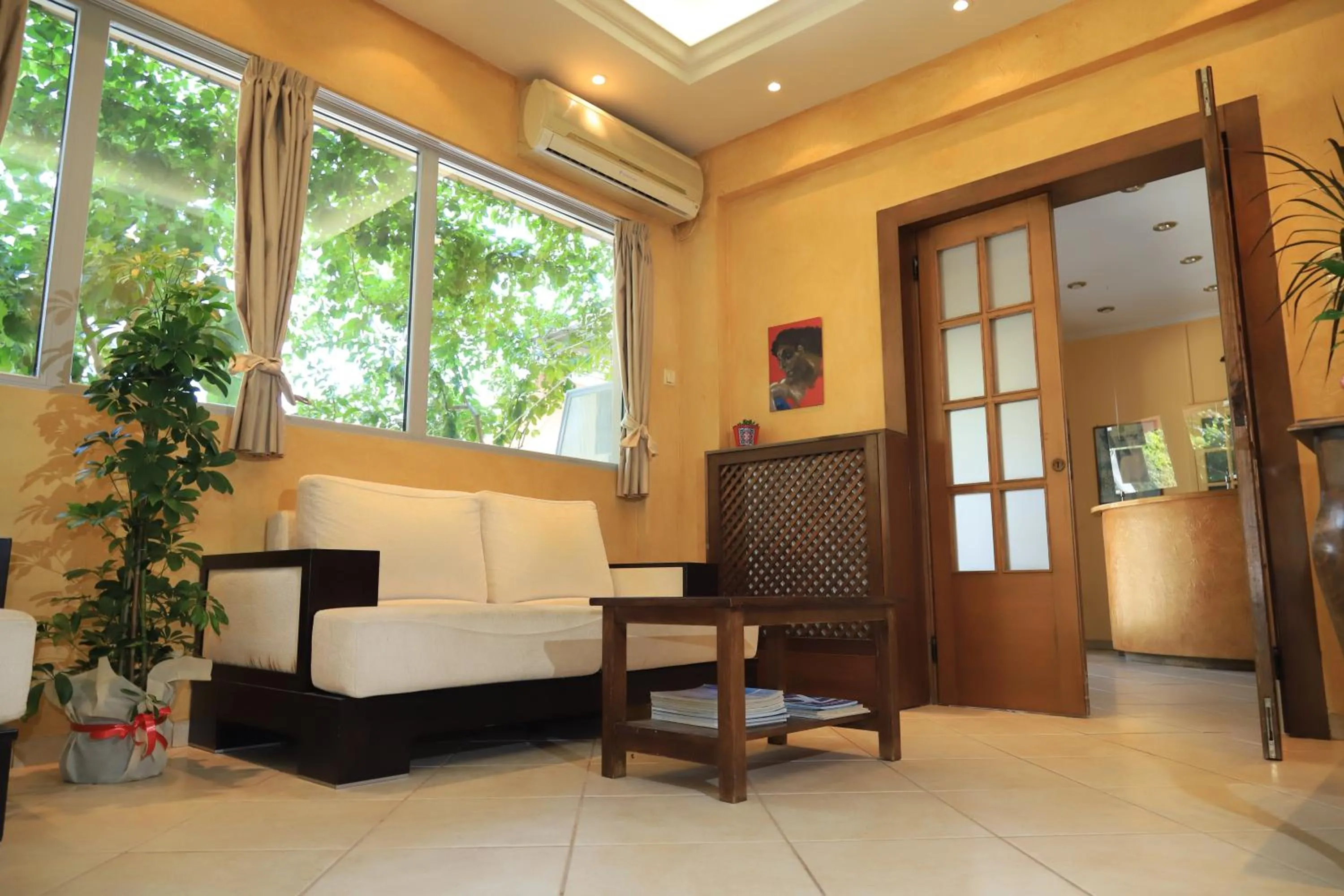 Living room in IKAROS Hotel ELLINIKO