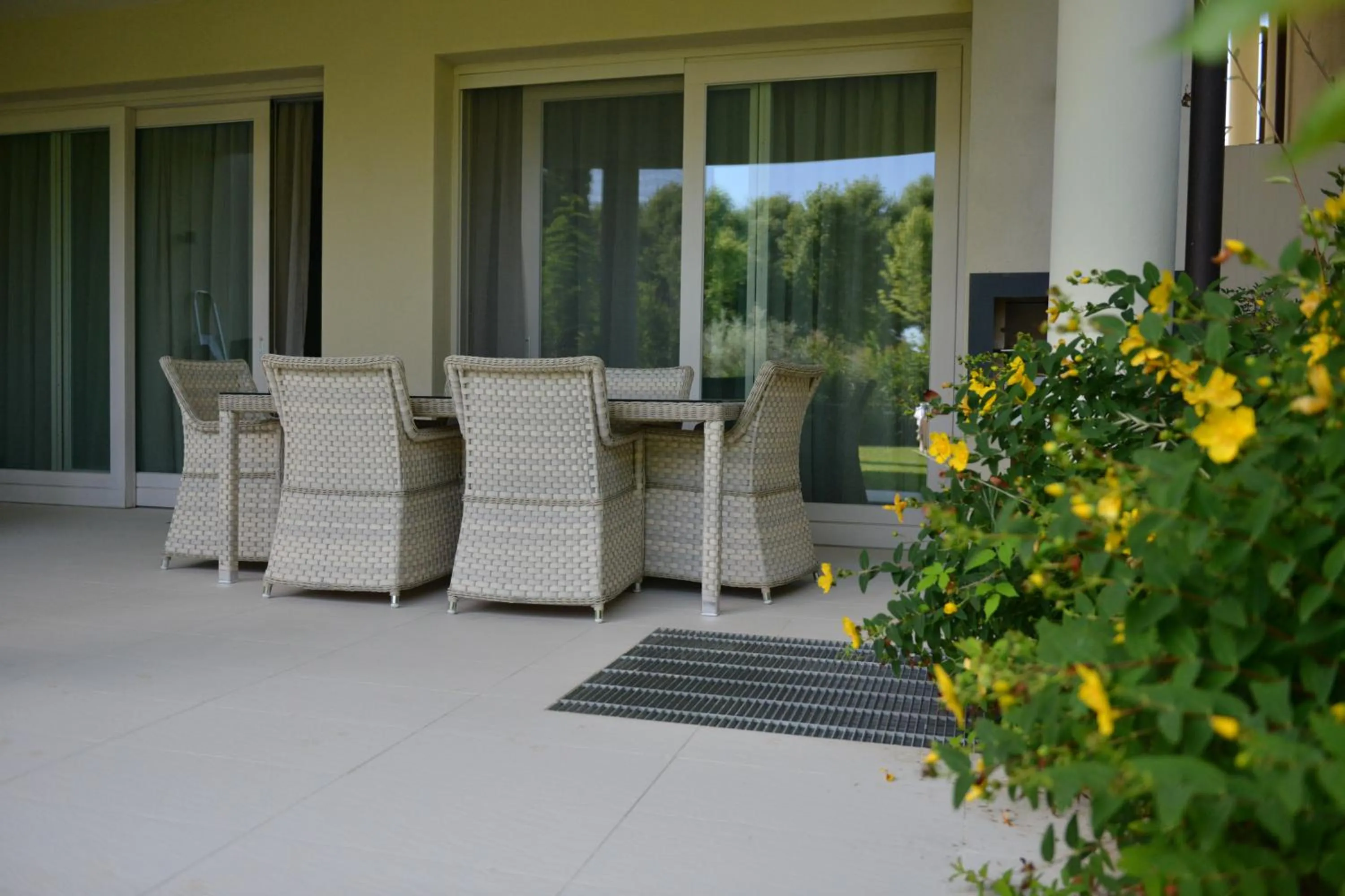 Sirmione Park View Luxury Apartments