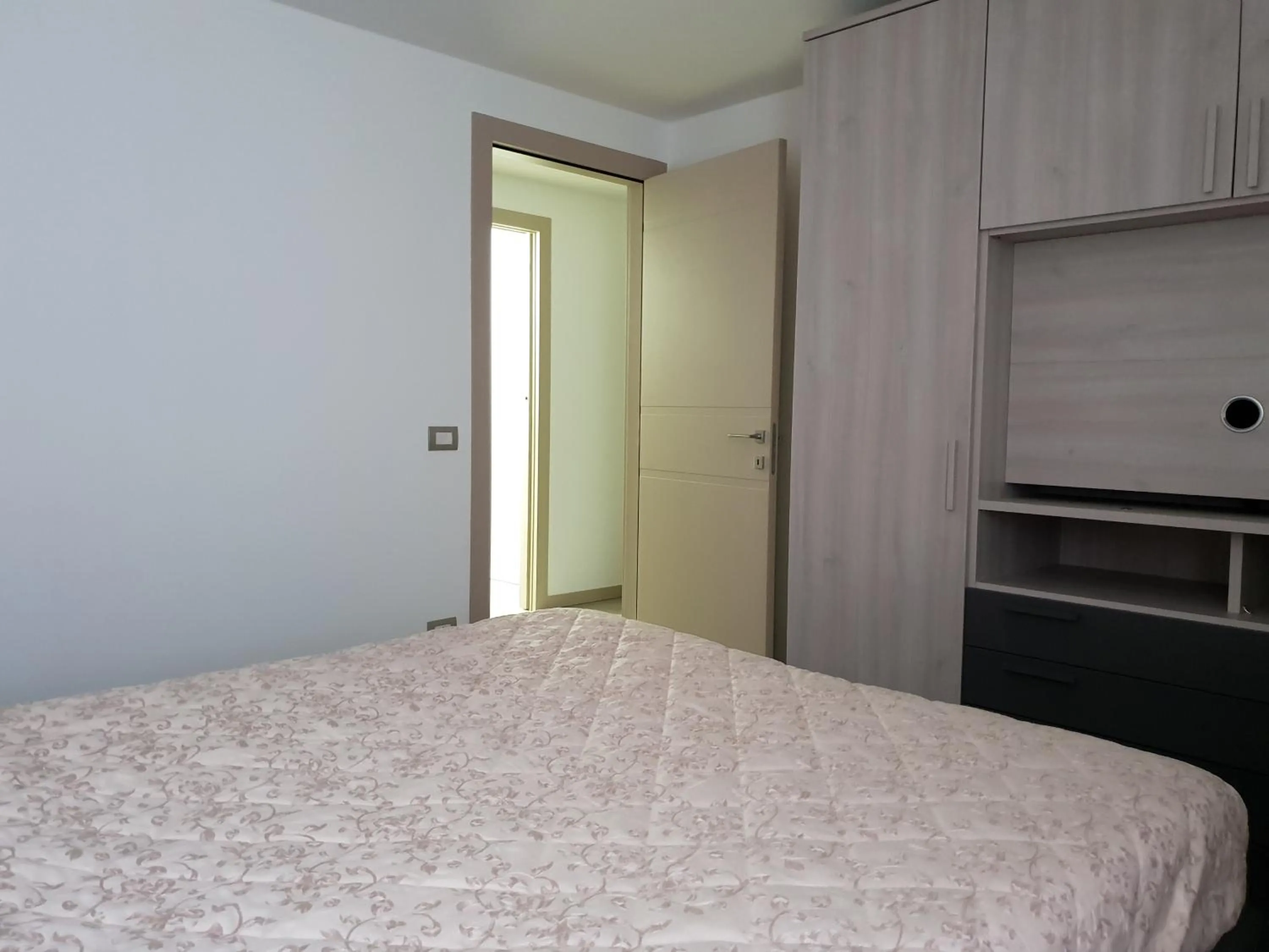Bed in Sirmione Park View Luxury Apartments
