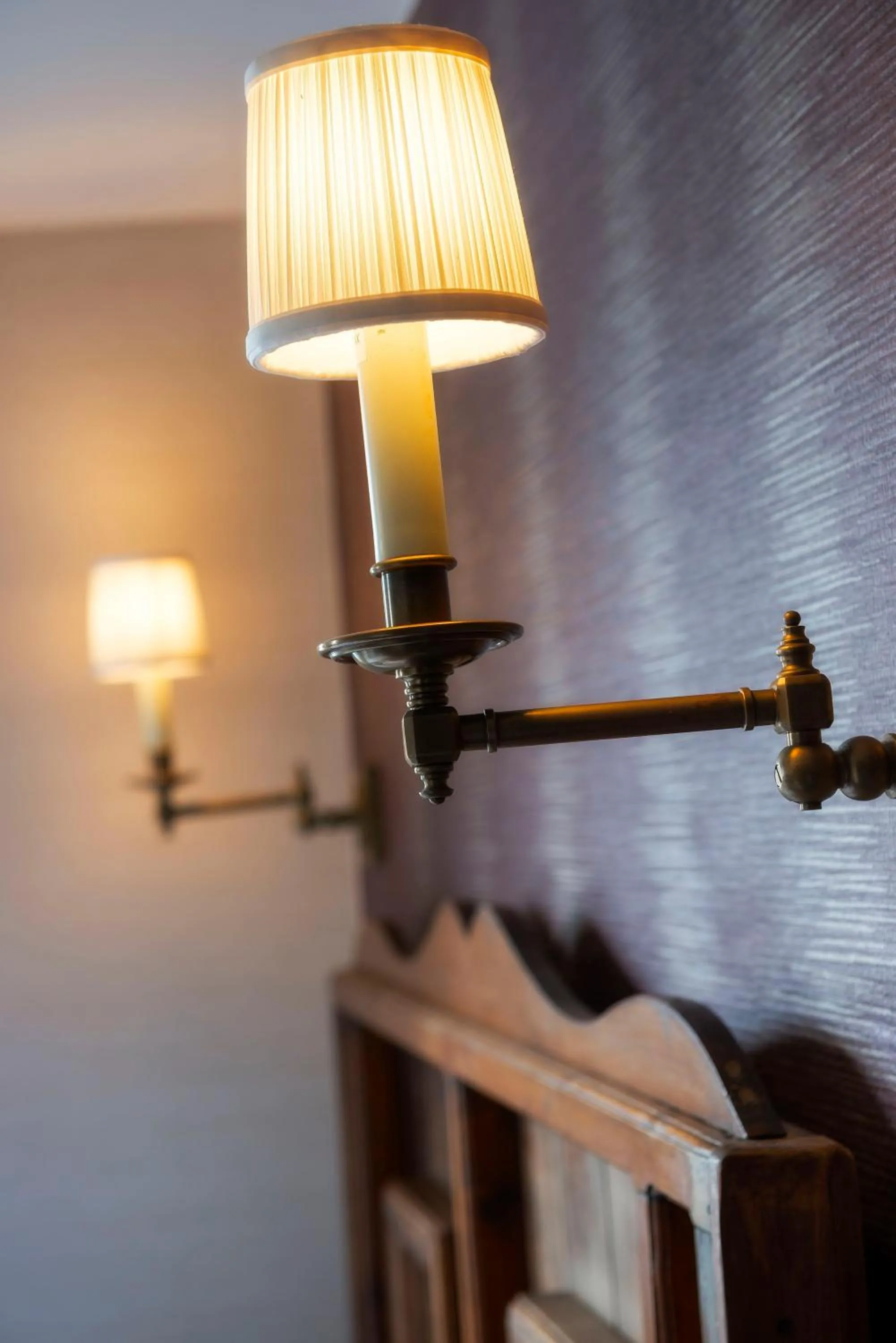 Decorative detail in Wagon & Horses