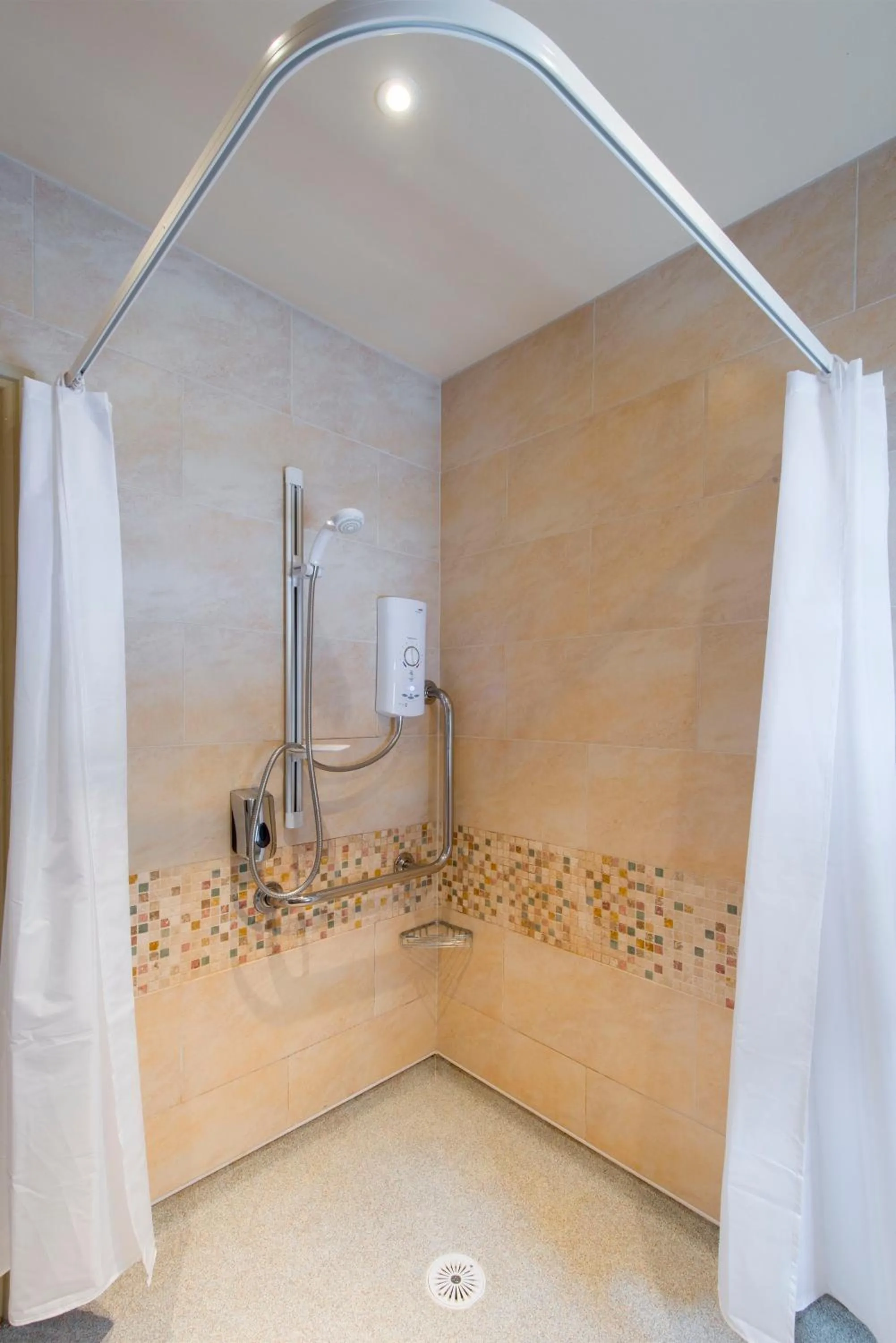 Shower in Wagon & Horses