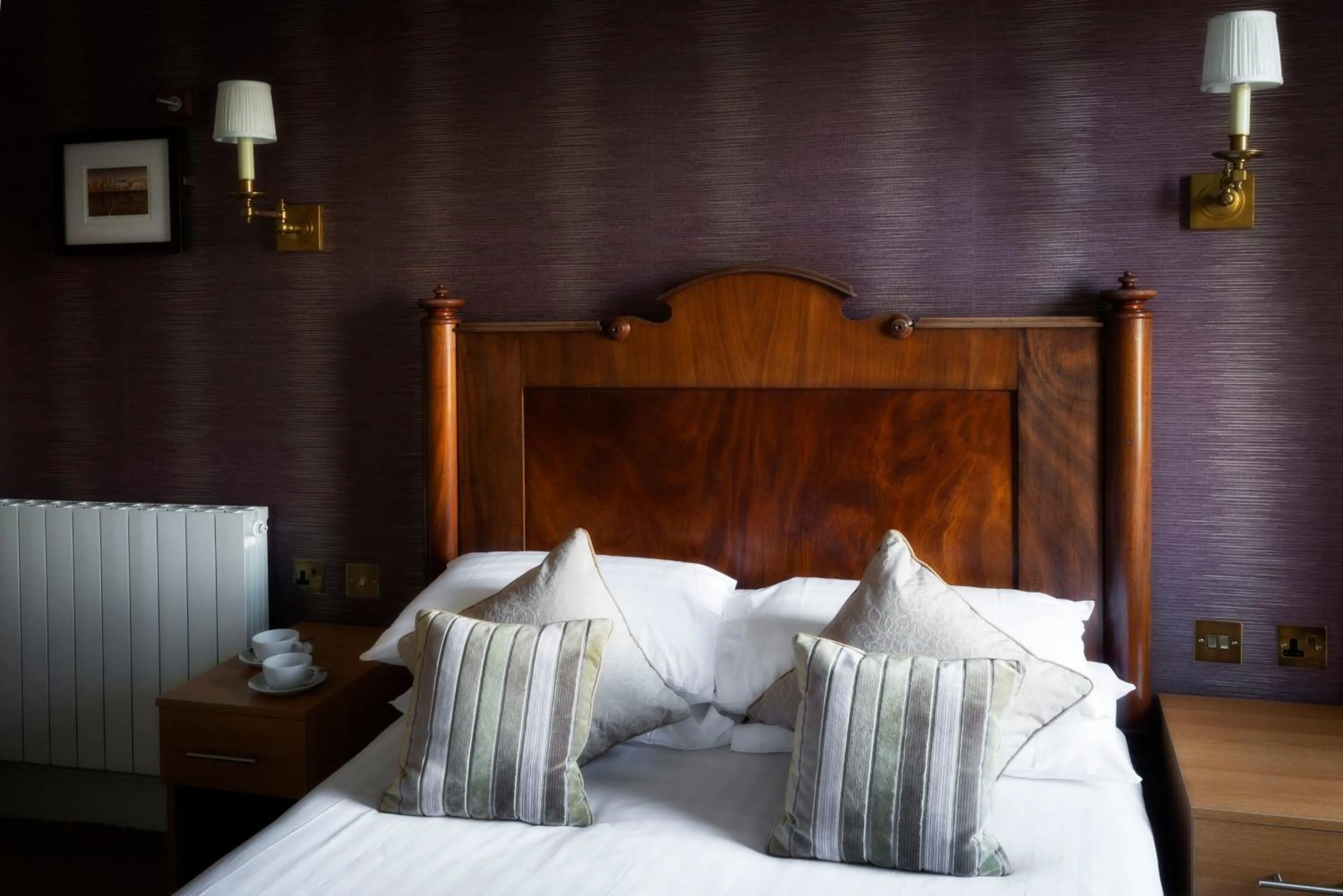 Decorative detail, Bed in Wagon & Horses