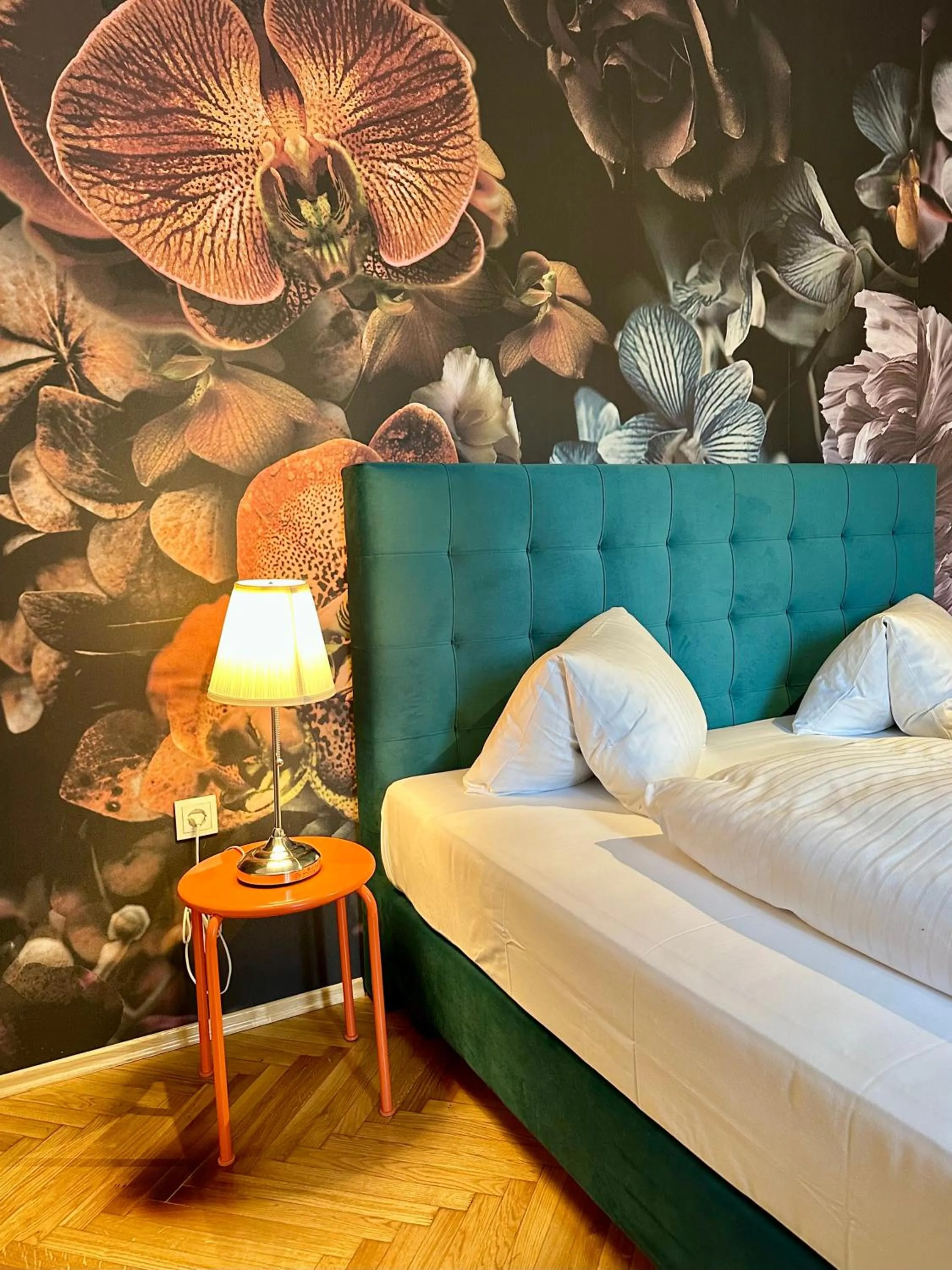 Bed in KIRCHENWIRT an der Weinstrasse - Boutique Hotel