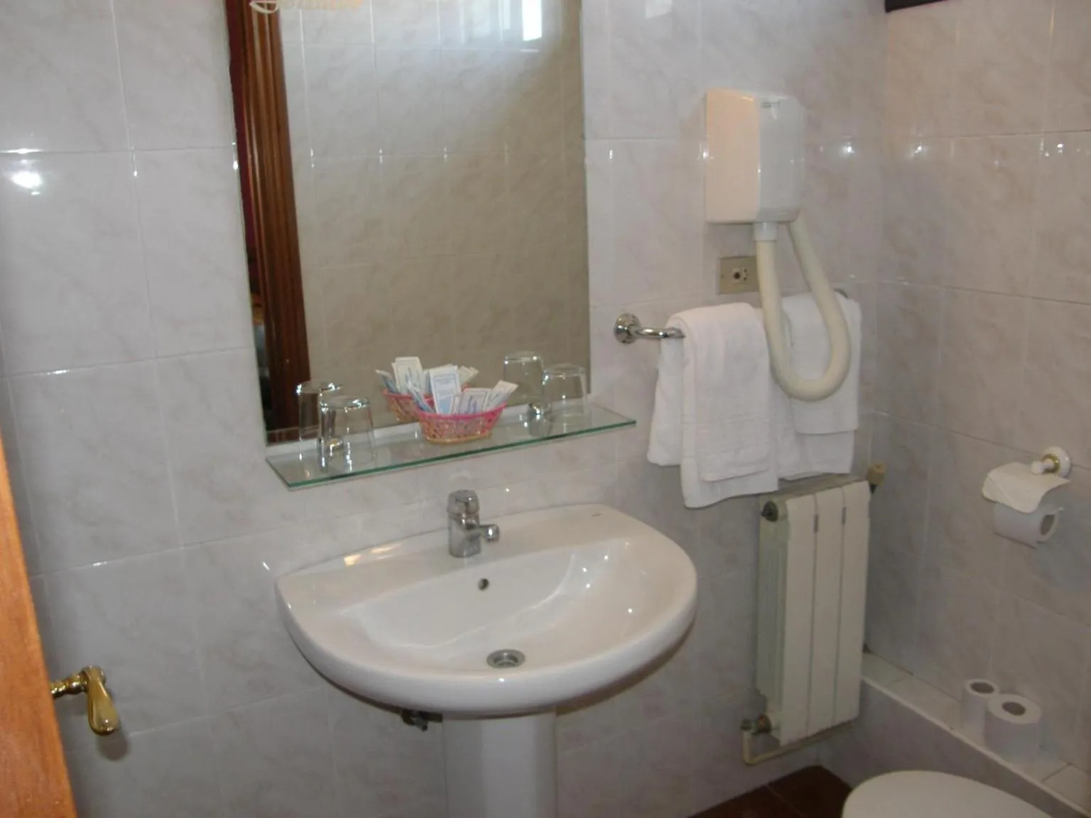 Bathroom in Hotel Goizalde