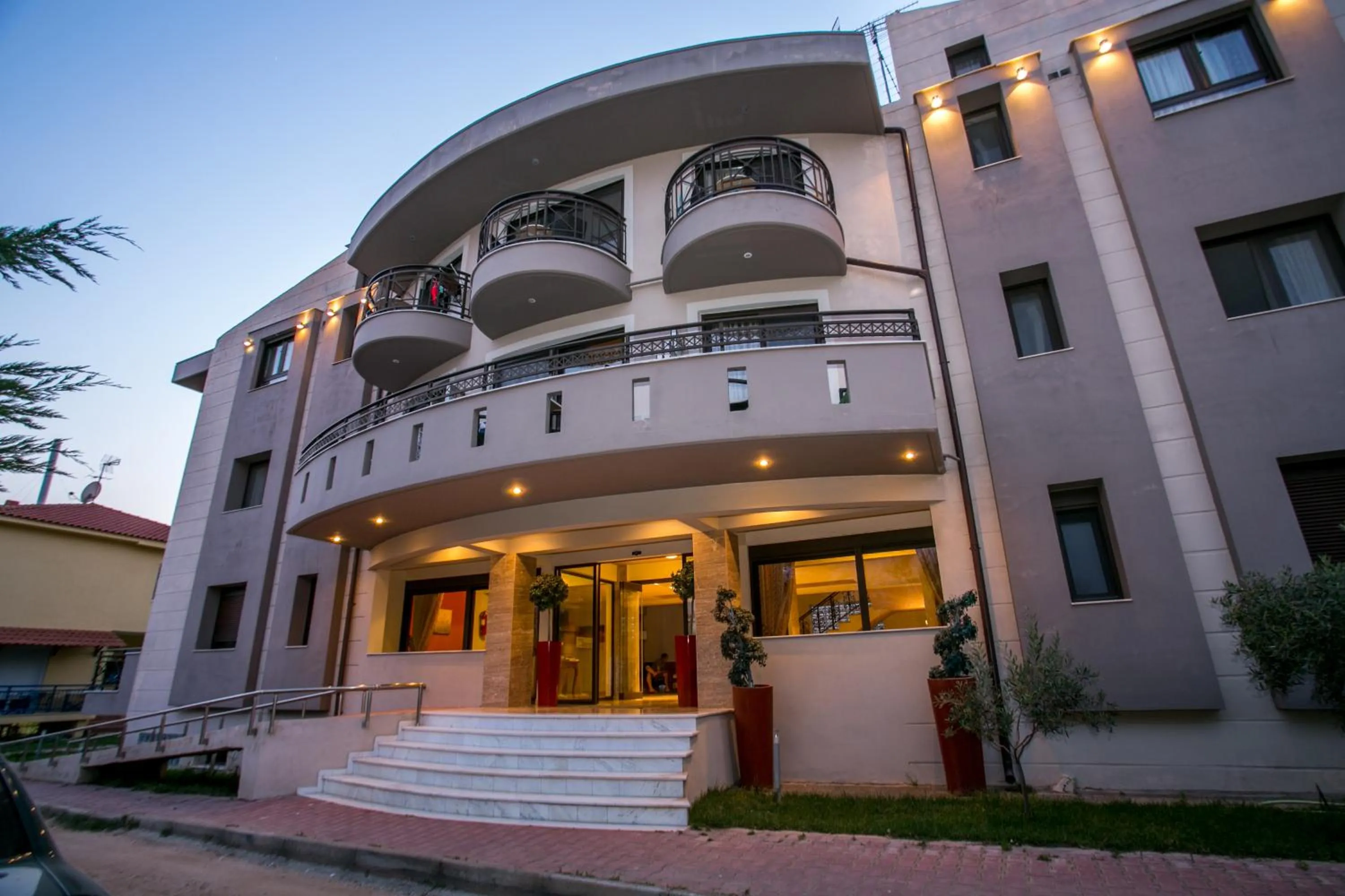 Facade/entrance in Thalassies Nouveau