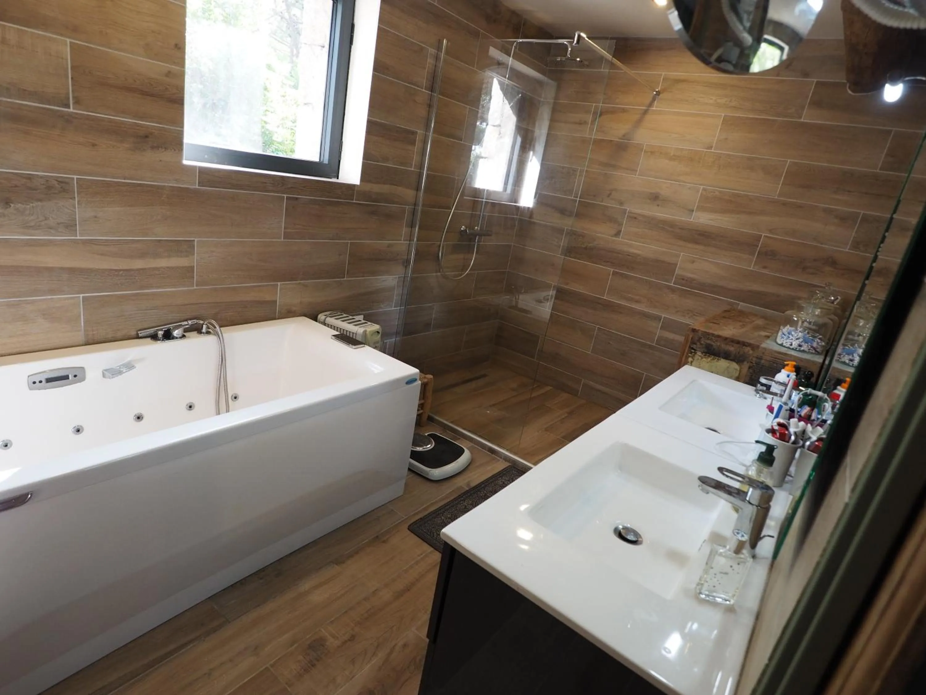 Shower, Bathroom in Maranatha Porto Vecchio