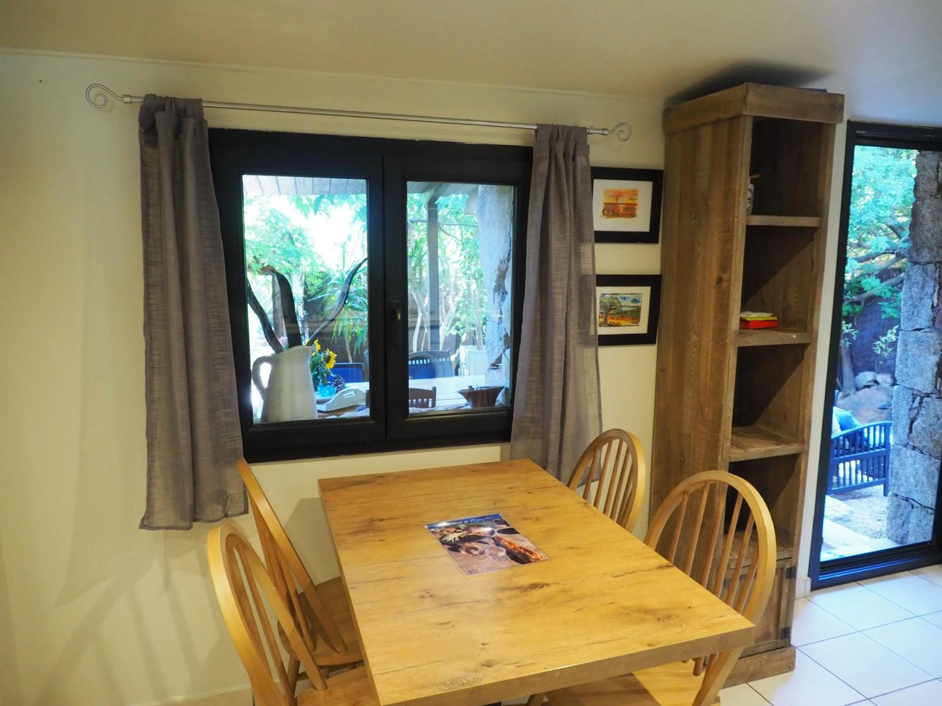 Dining Area in Maranatha Porto Vecchio