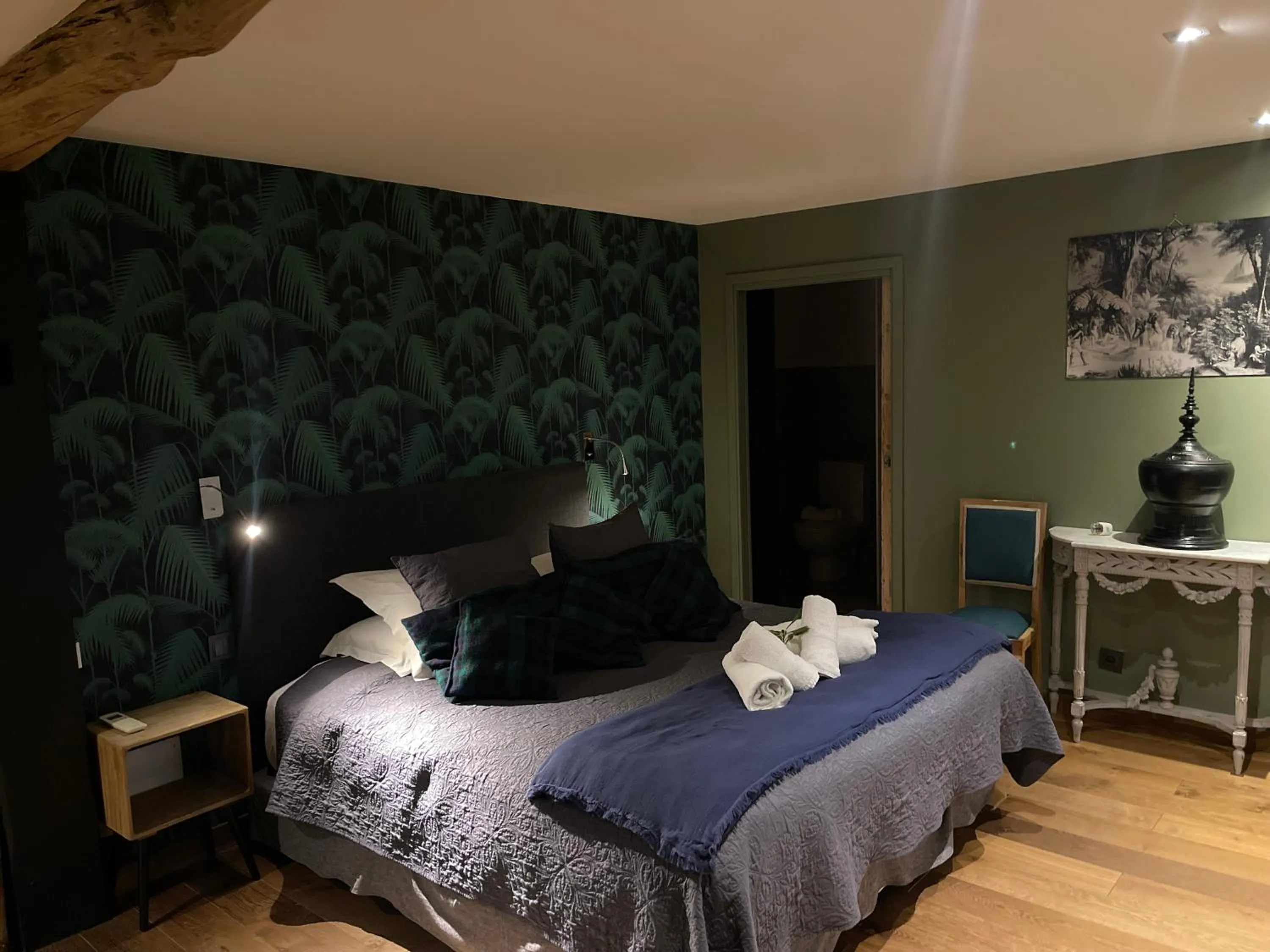 Photo of the whole room, Bed in Maranatha Porto Vecchio