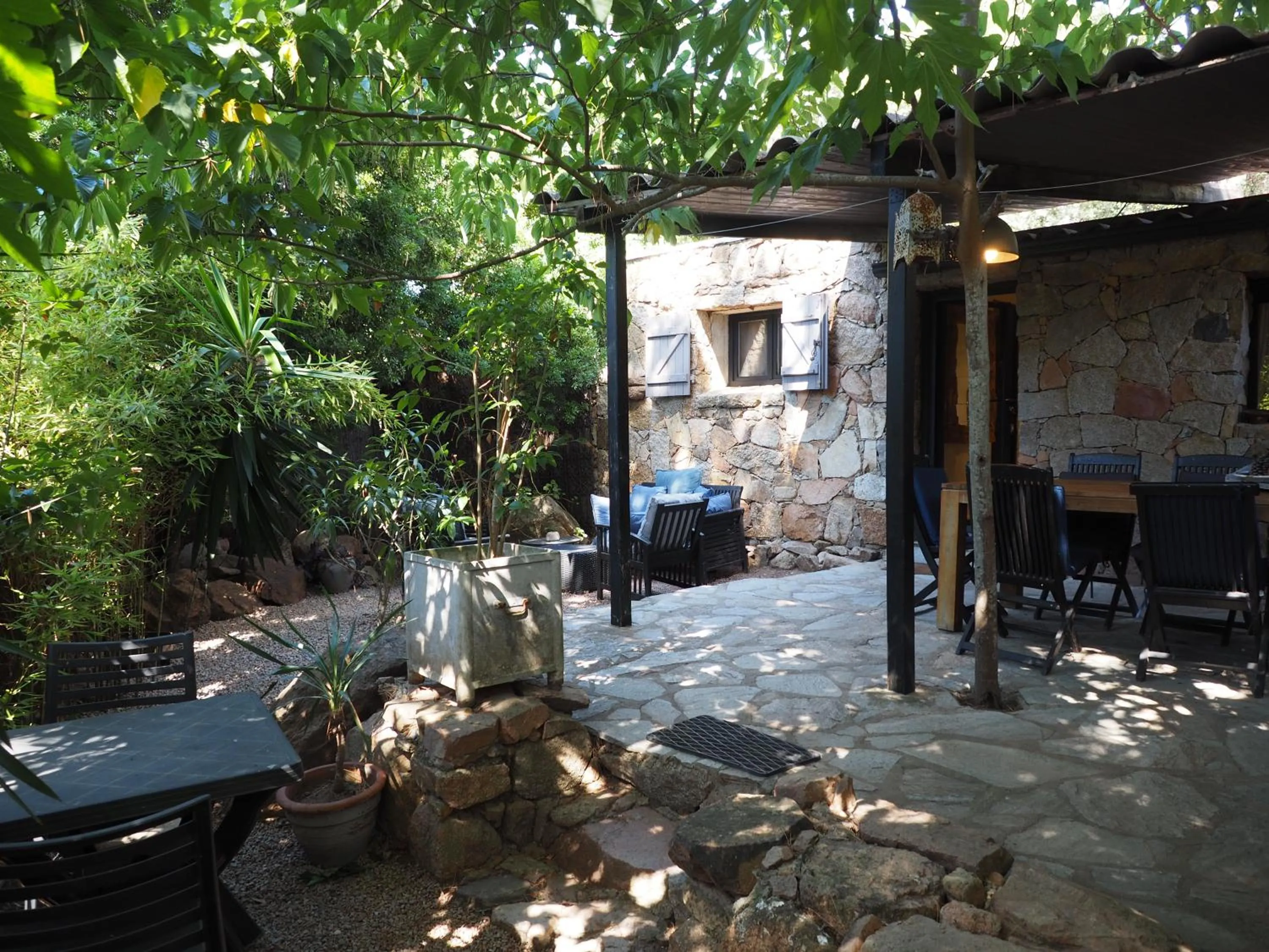 Patio, Restaurant/Places to Eat in Maranatha Porto Vecchio