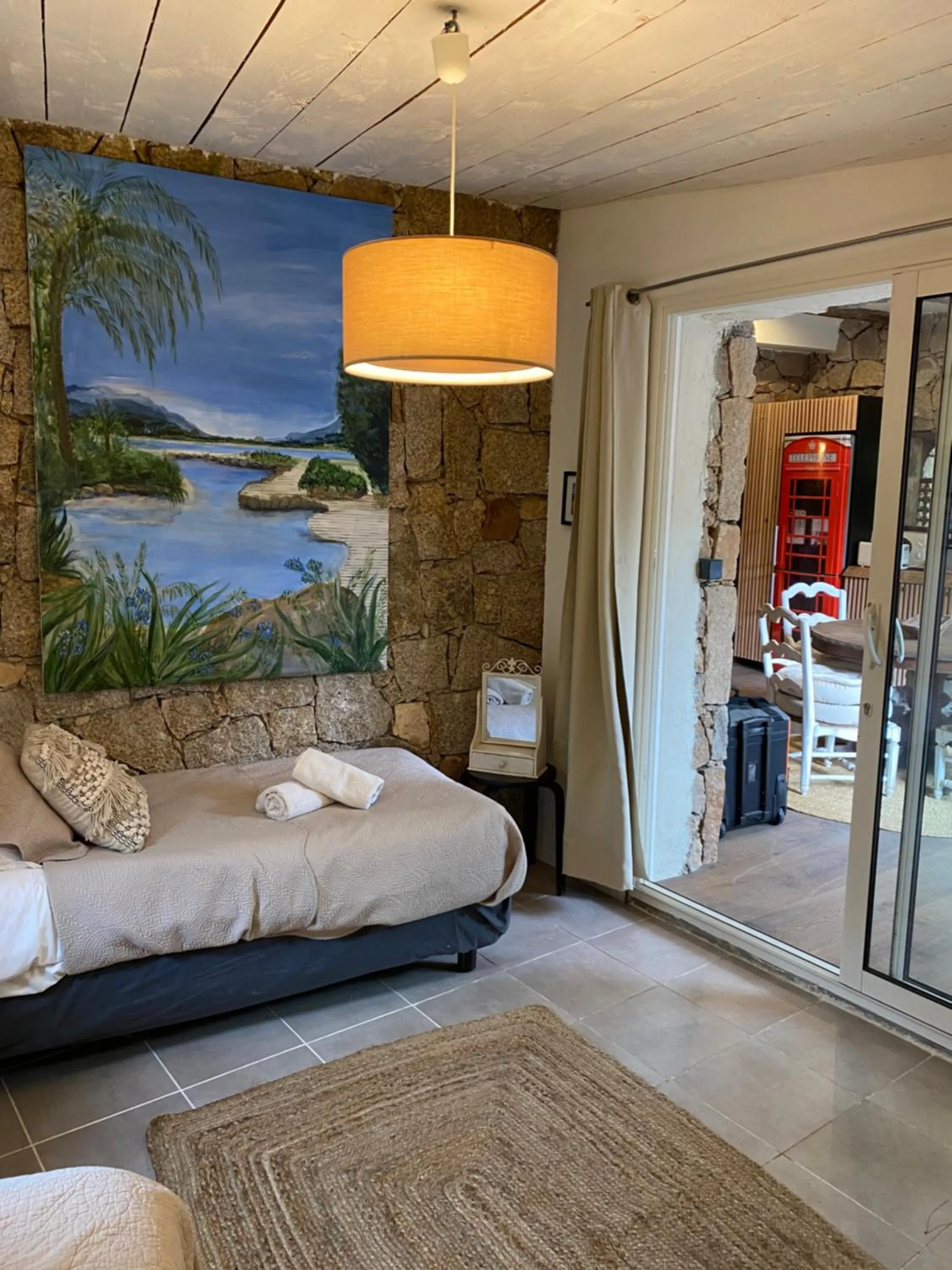 Photo of the whole room in Maranatha Porto Vecchio