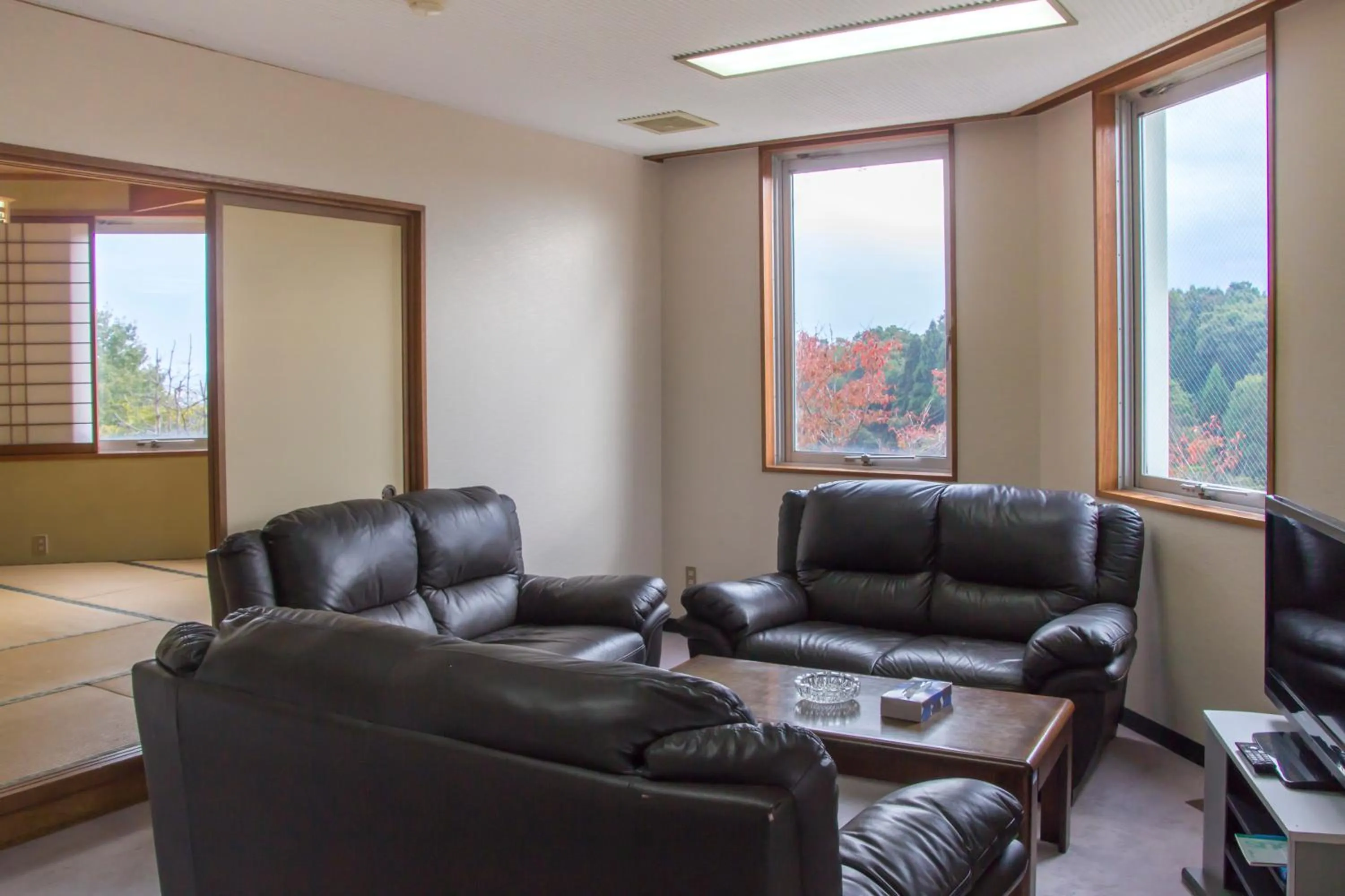 Photo of the whole room in Oyabe City Cycling Terminal