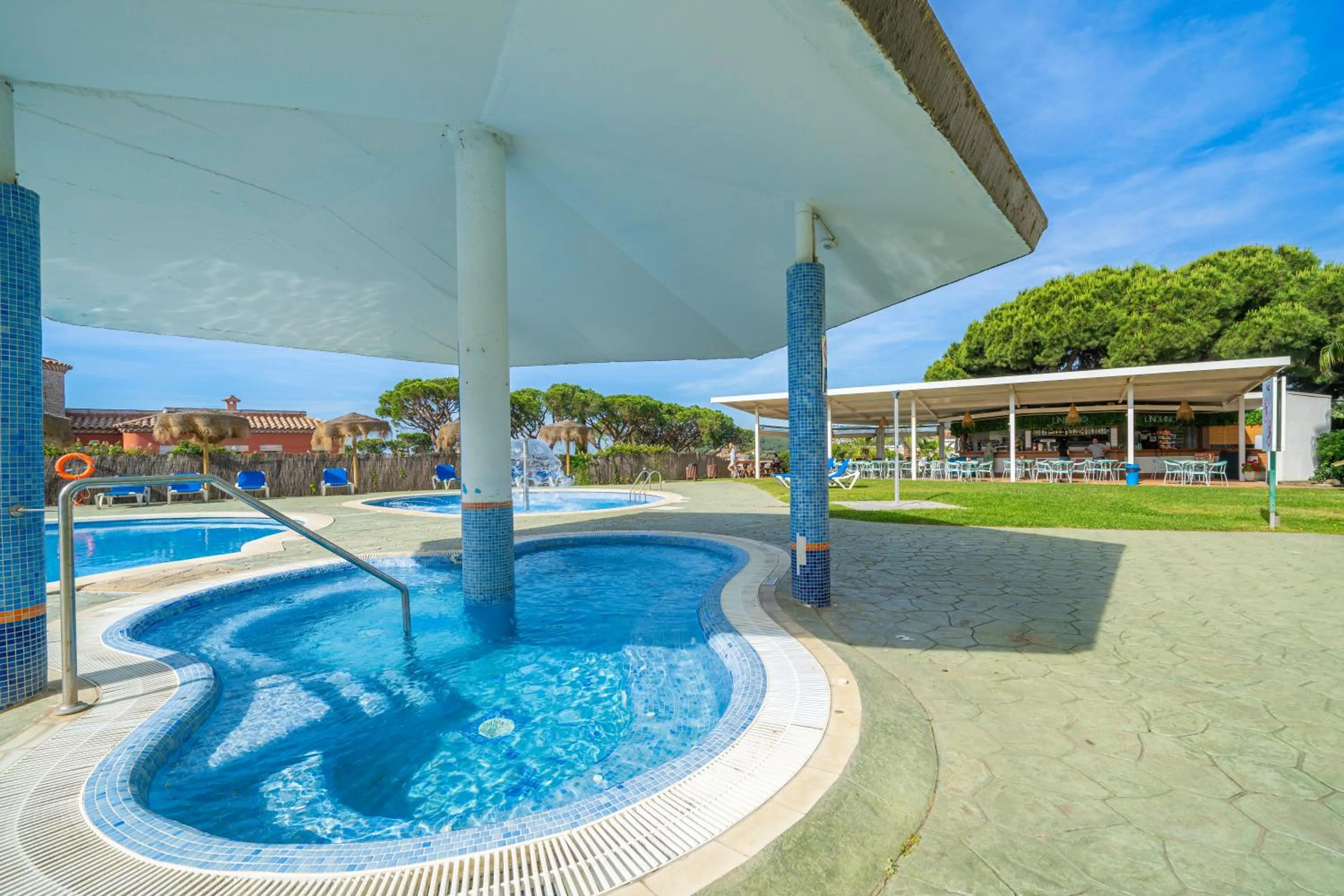 Pool view in AR Bolero park
