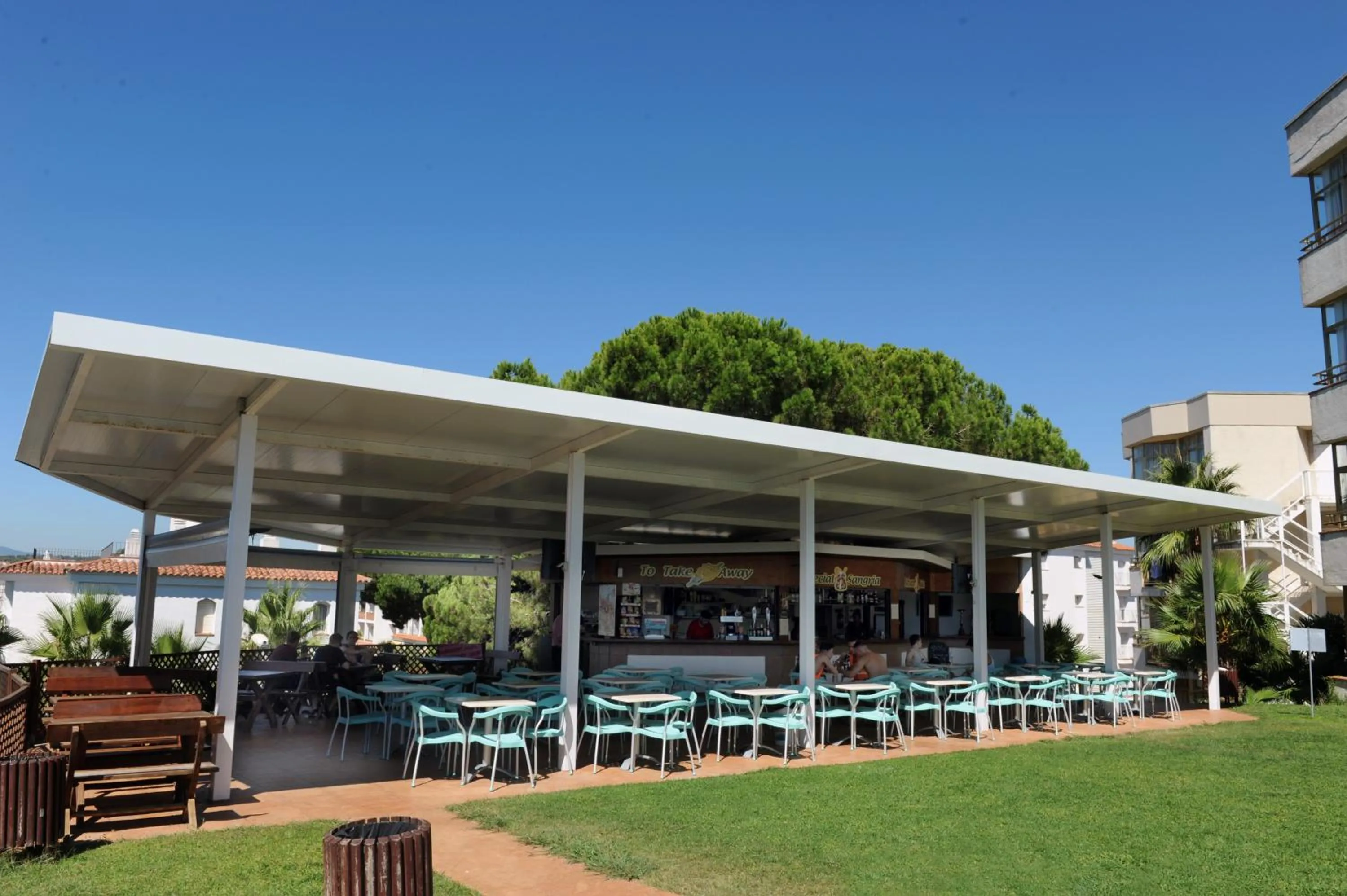 Restaurant/places to eat in AR Bolero park