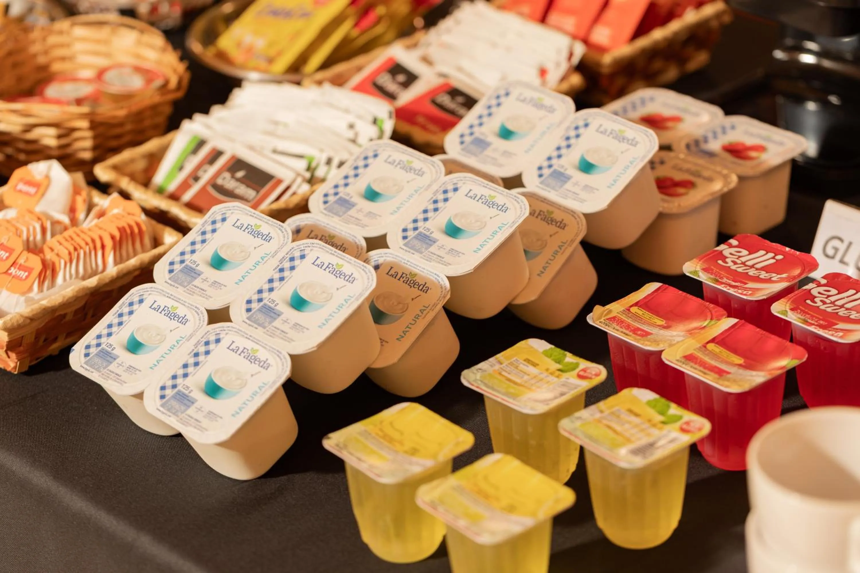 Buffet breakfast in AR Bolero park