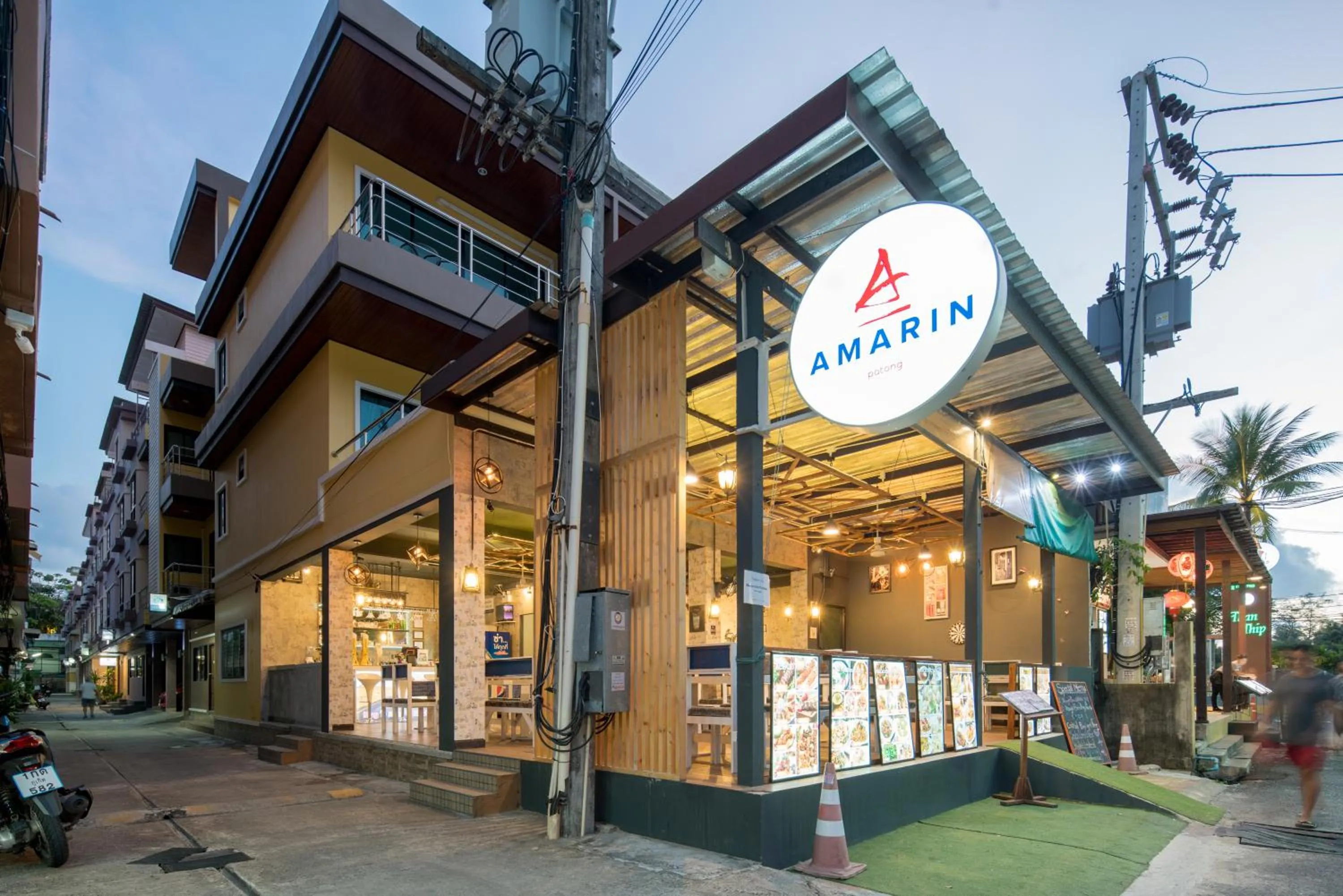Facade/entrance in Amarin Hotel Patong