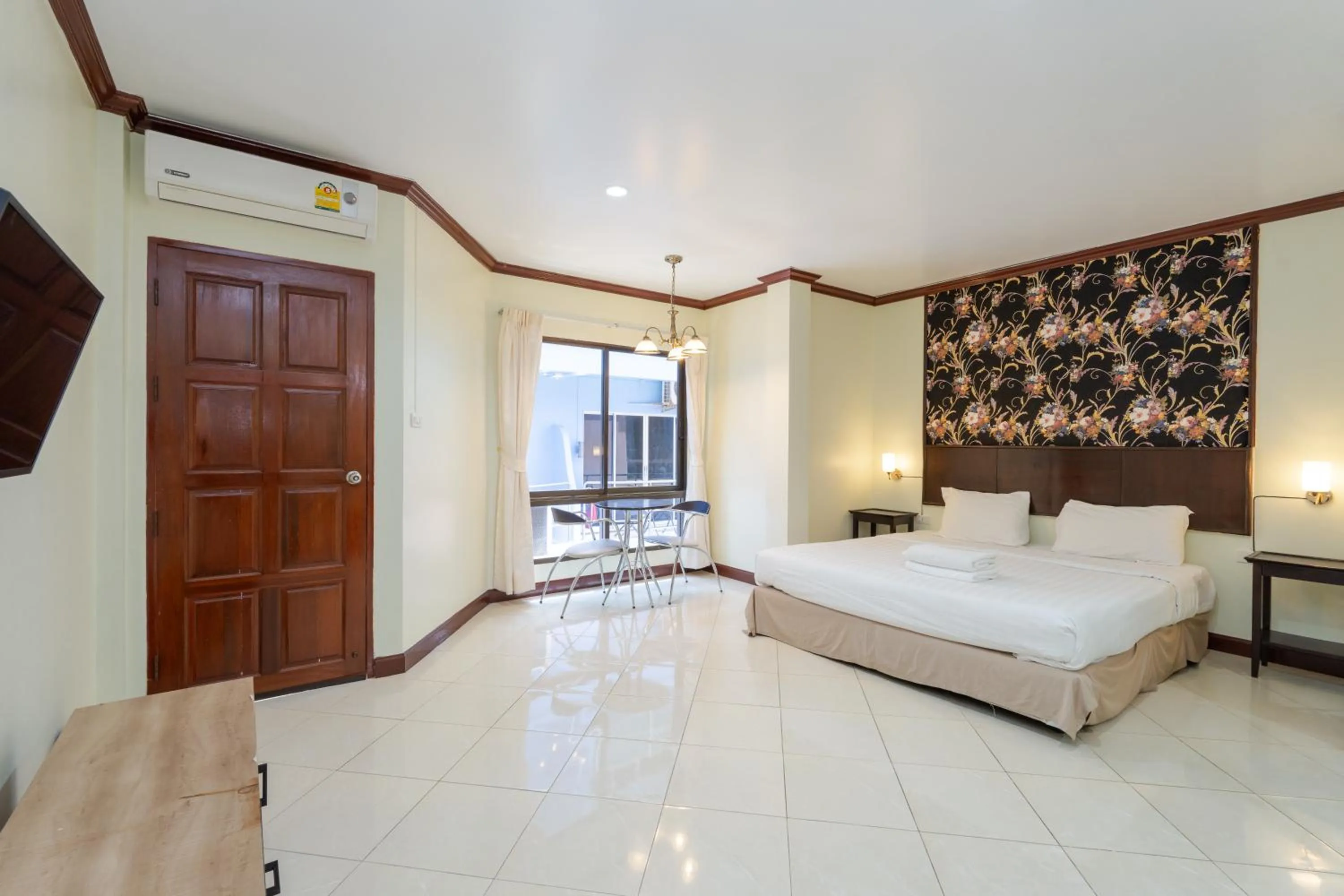 Bed in Amarin Hotel Patong