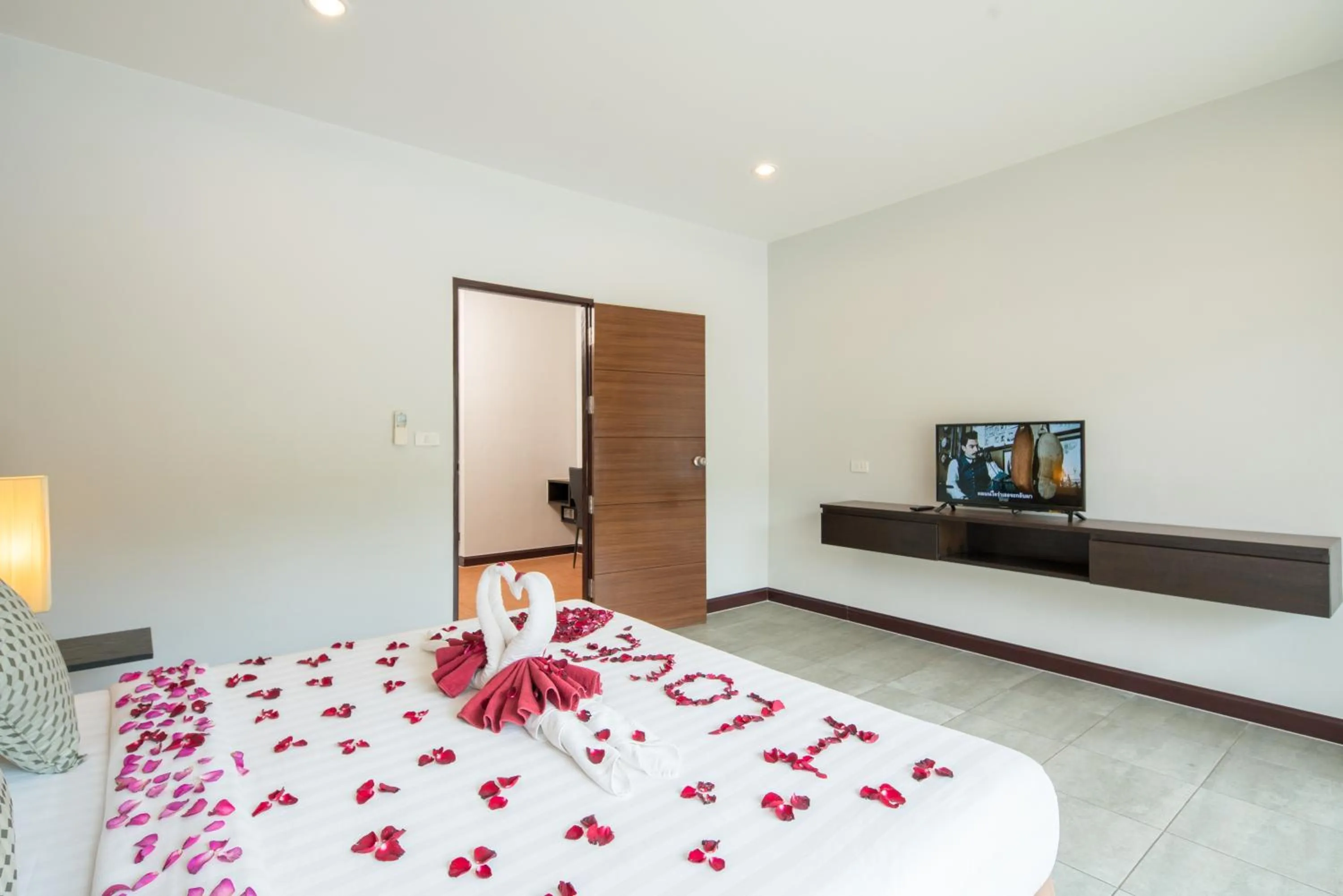 Bed in Amarin Hotel Patong