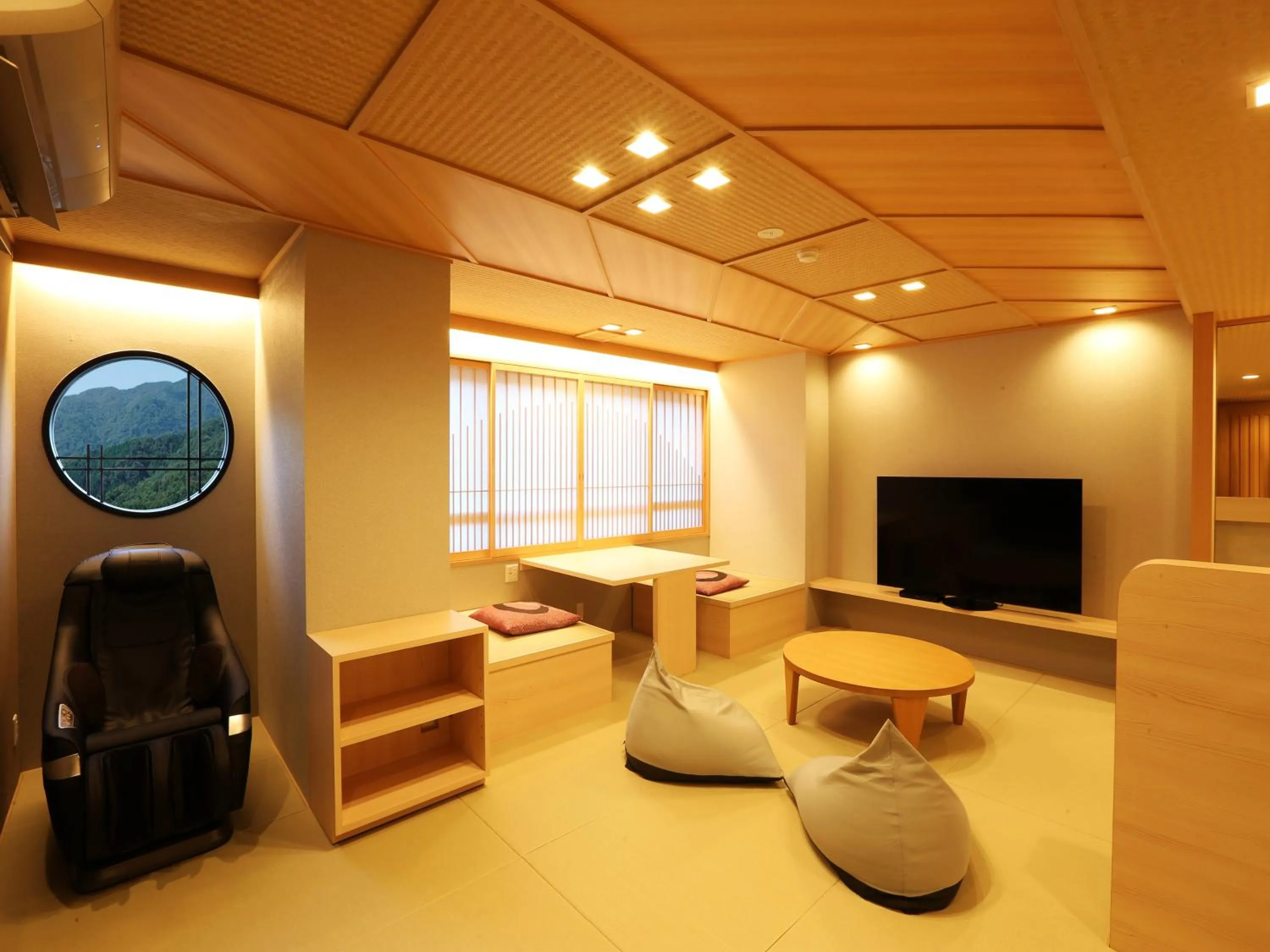 Photo of the whole room in Arima Royal Hotel