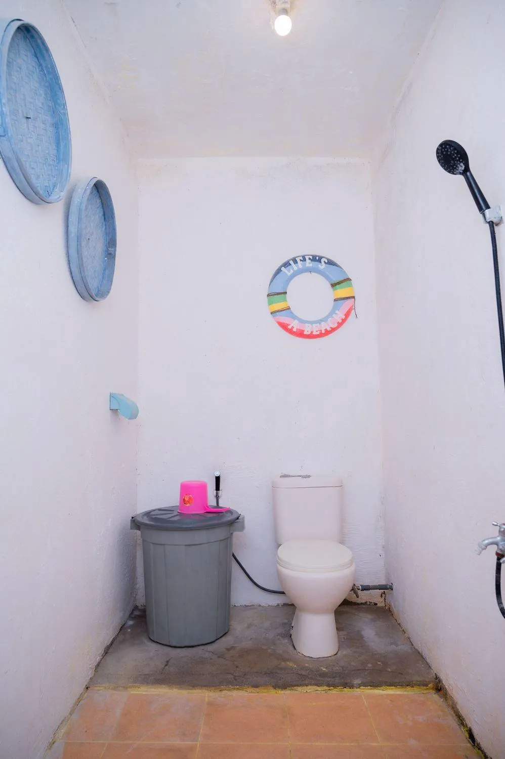 Toilet in Woywoy Paradise