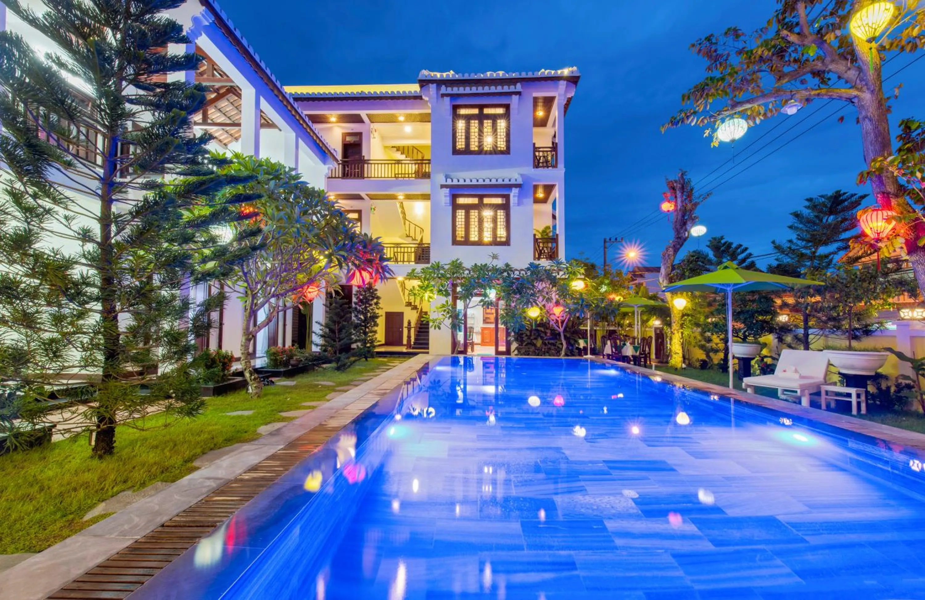 Swimming pool in Green Hill Villa