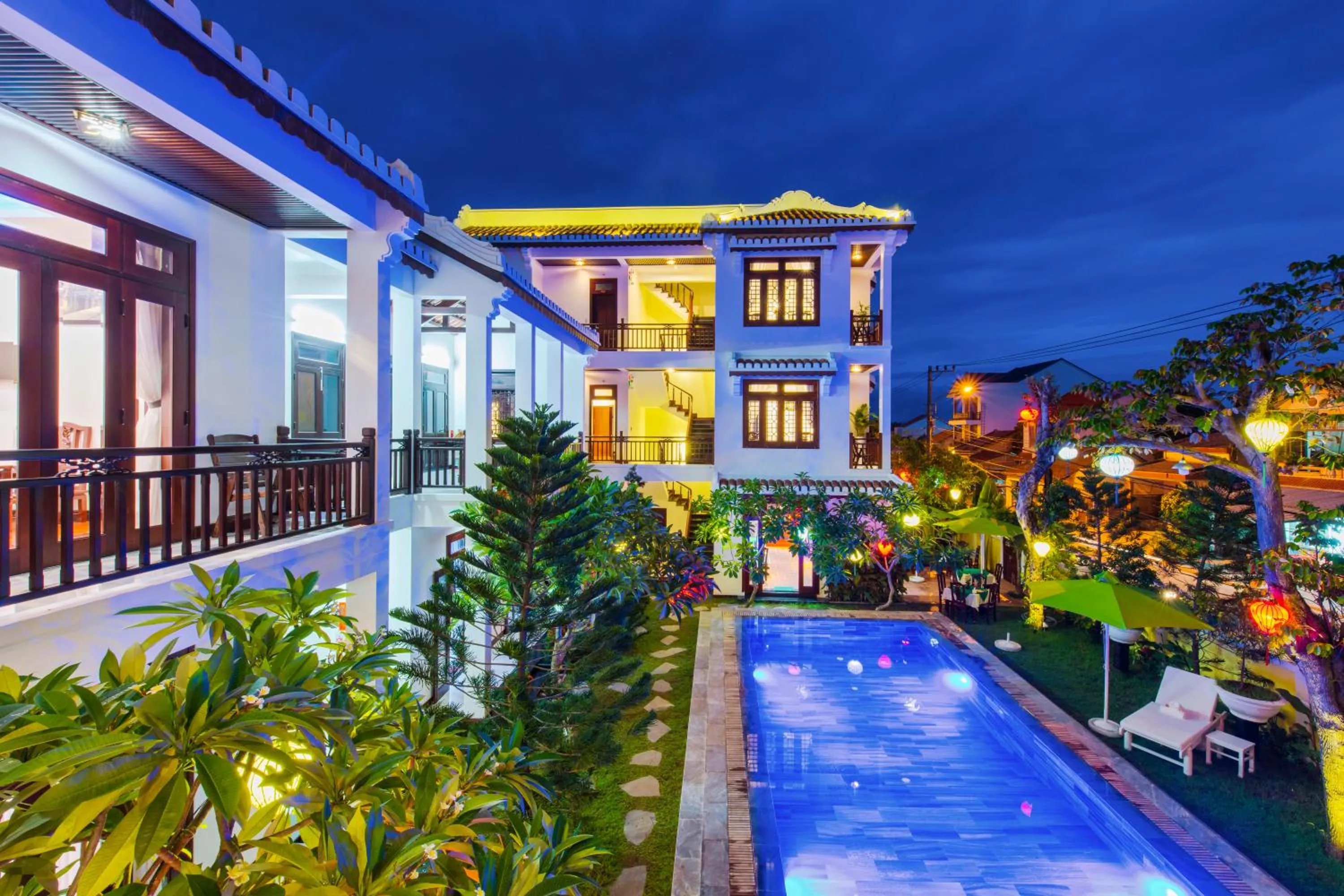 Swimming pool in Green Hill Villa