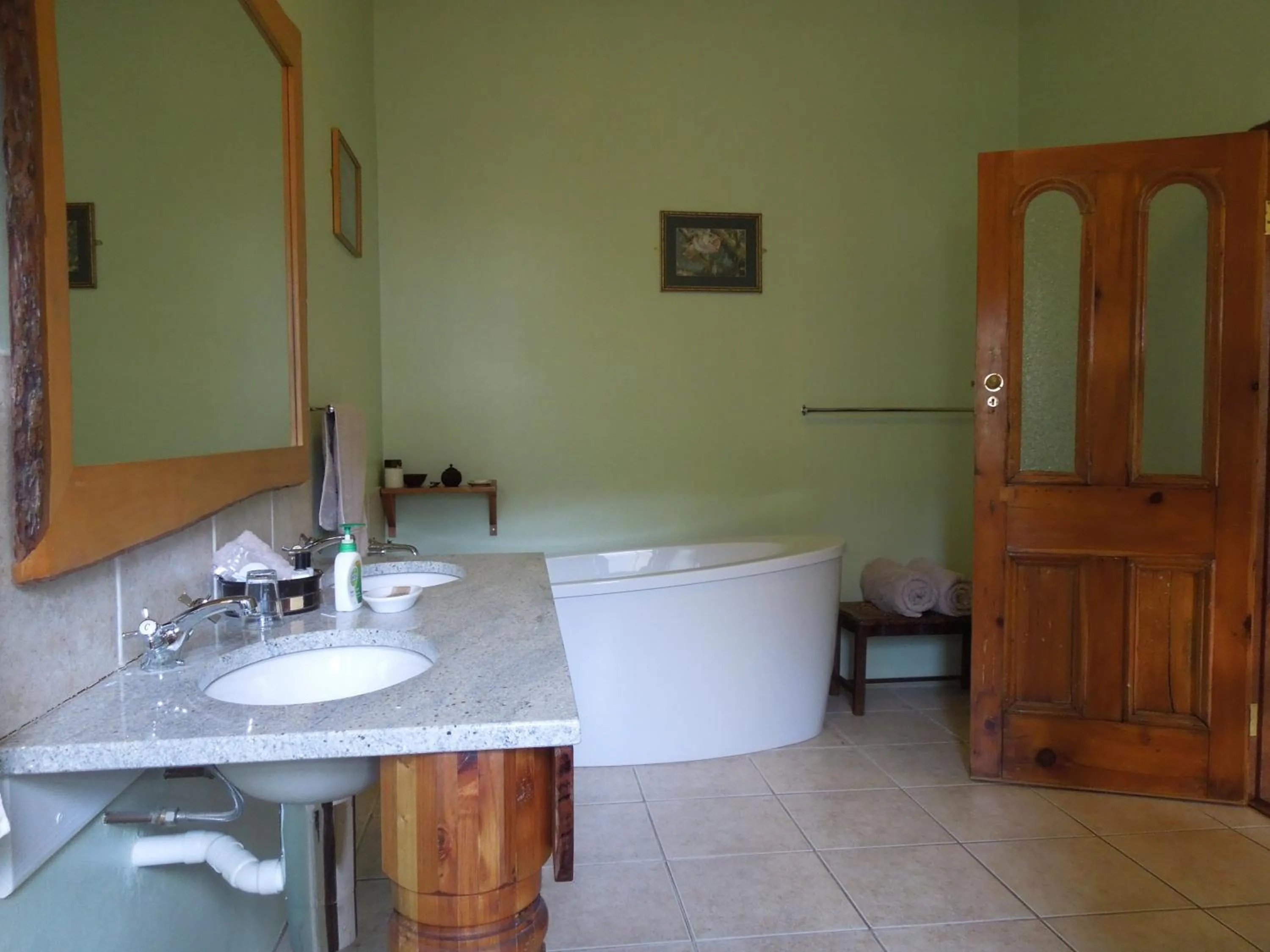 Bathroom in Angler and Antelope Guesthouse