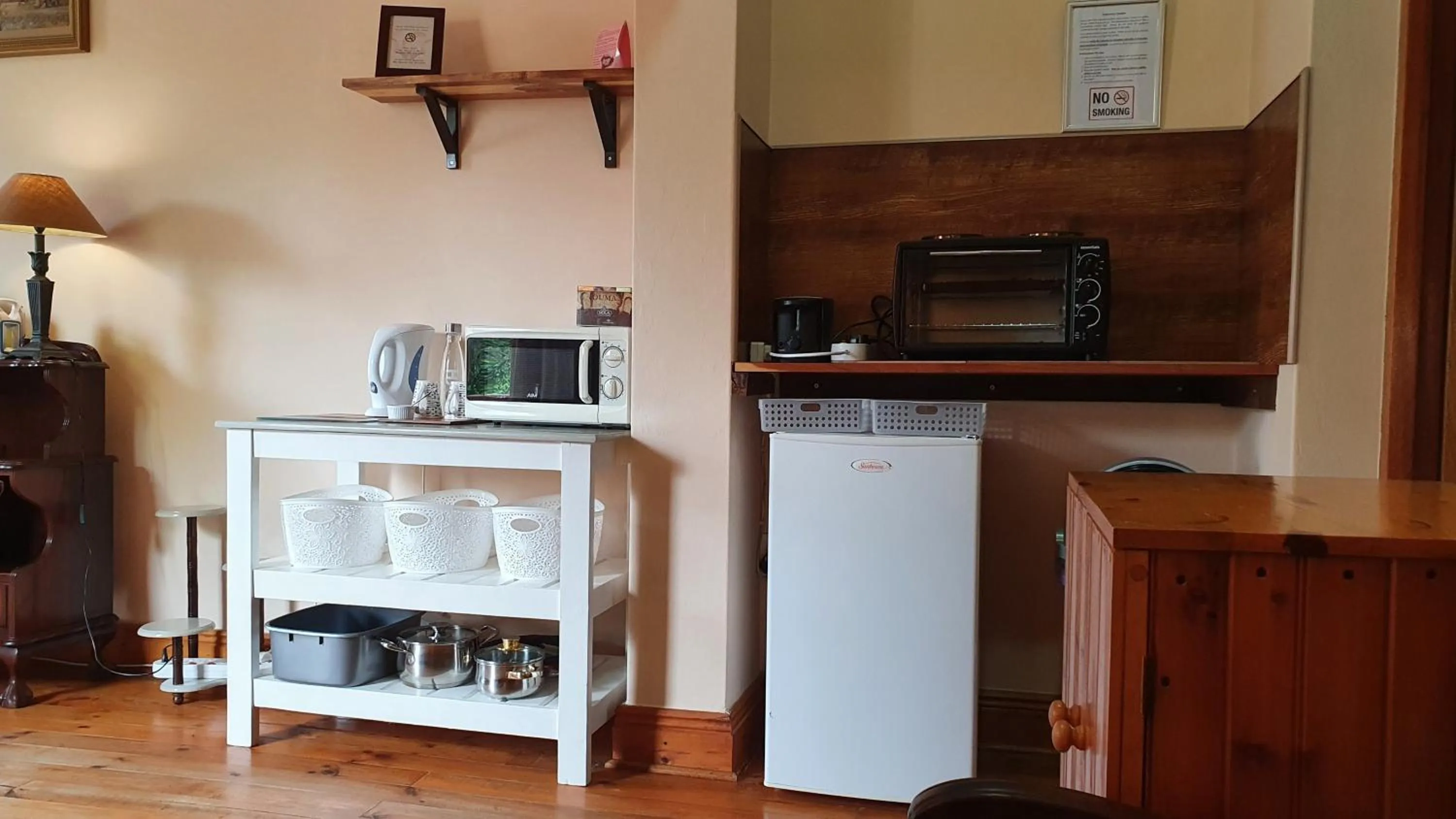 Kitchen or kitchenette in Angler and Antelope Guesthouse