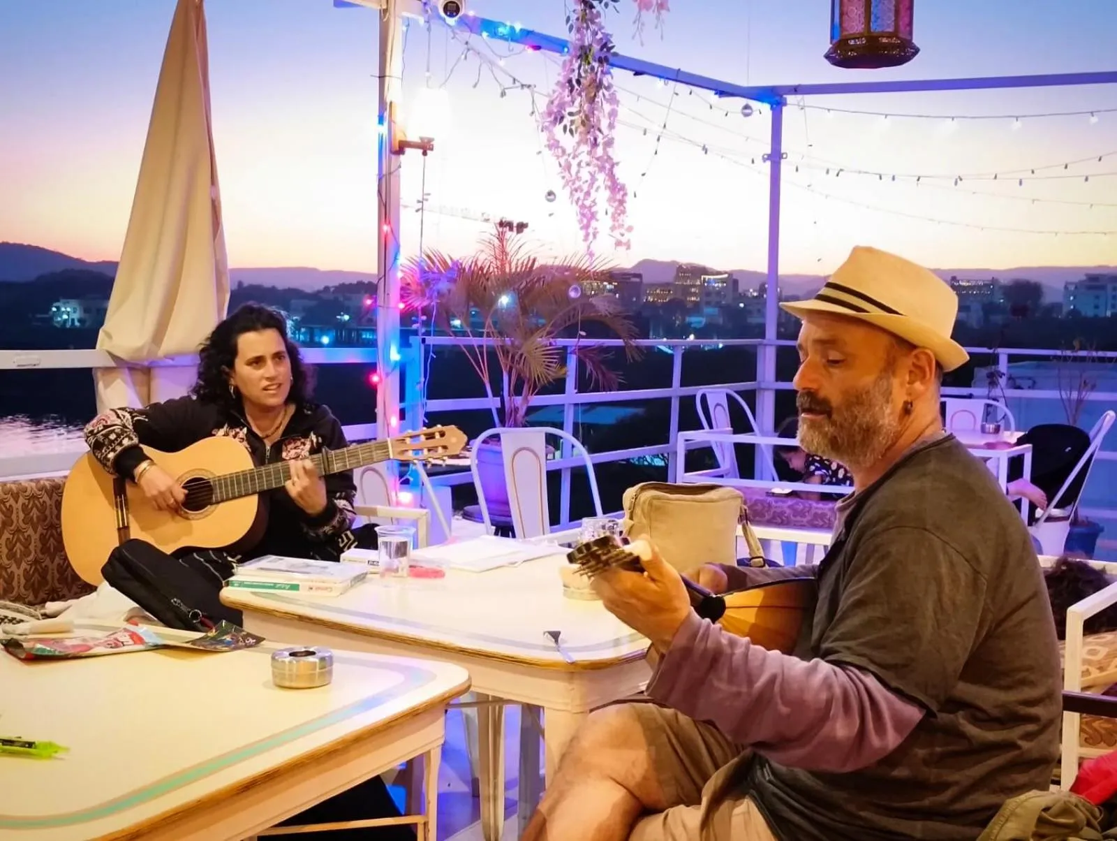 Rising Shemesh Home Stay