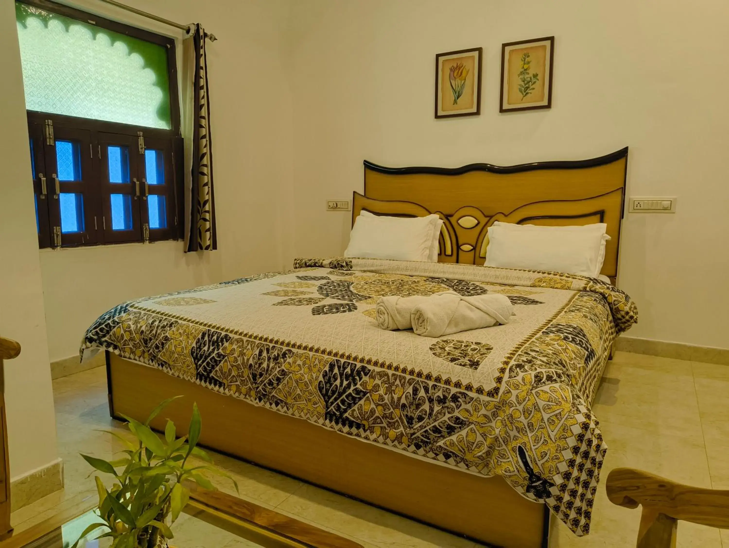 Budget Double Room in Rising Shemesh Home Stay Budget Double Room in Rising Shemesh Home Stay