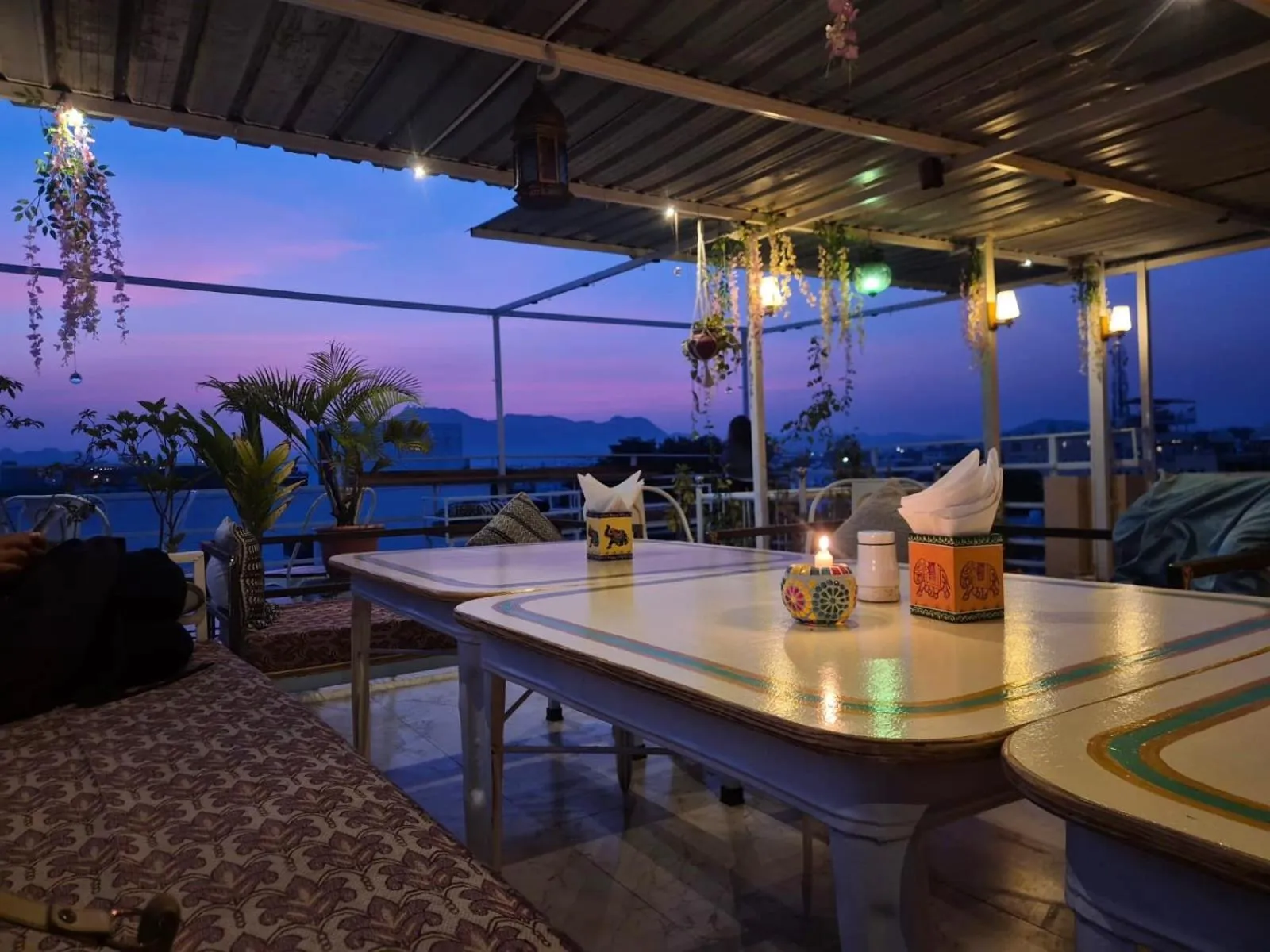 Rising Shemesh Home Stay