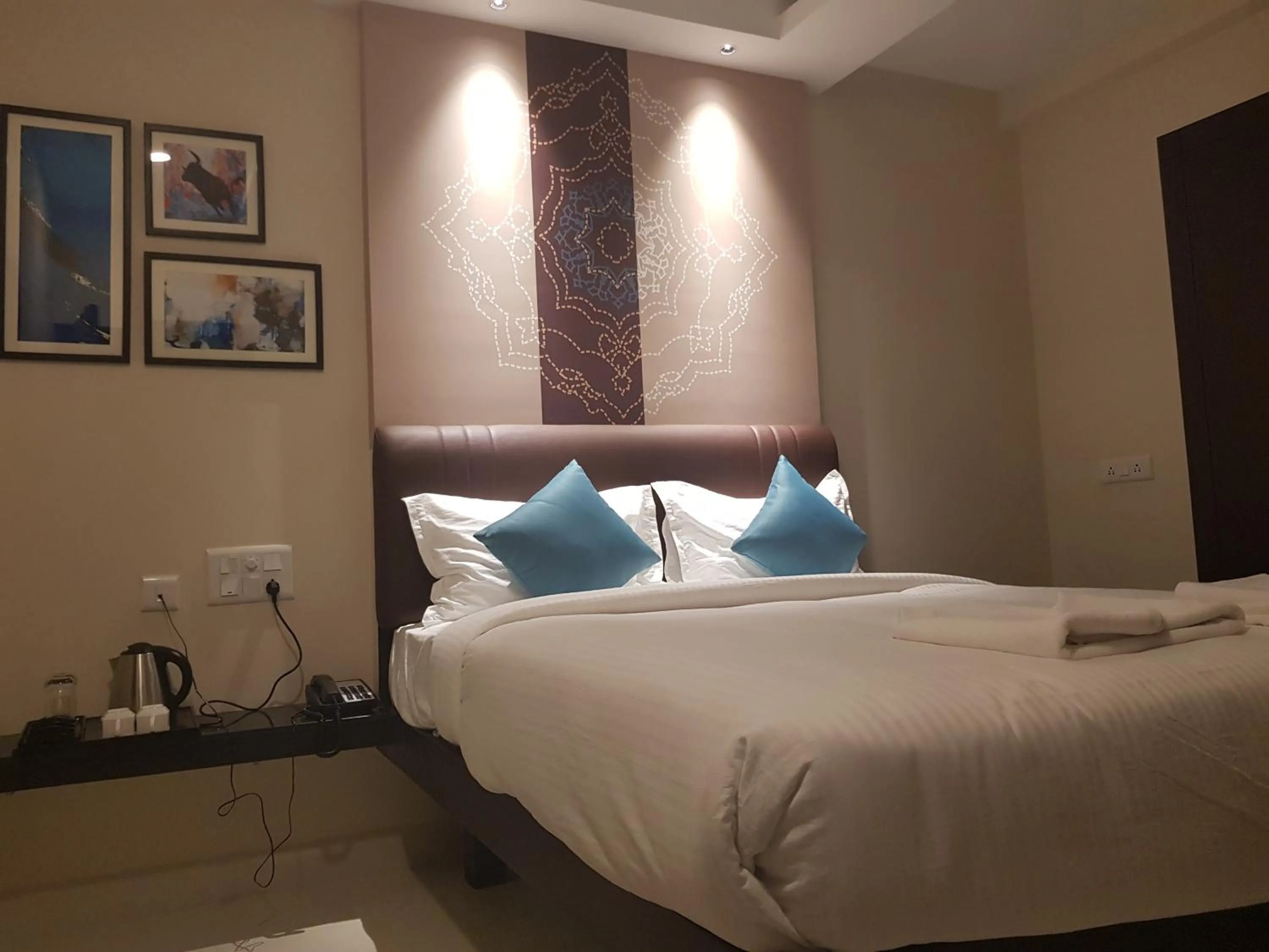 Photo of the whole room, Bed in The Bull Boutique Hotel