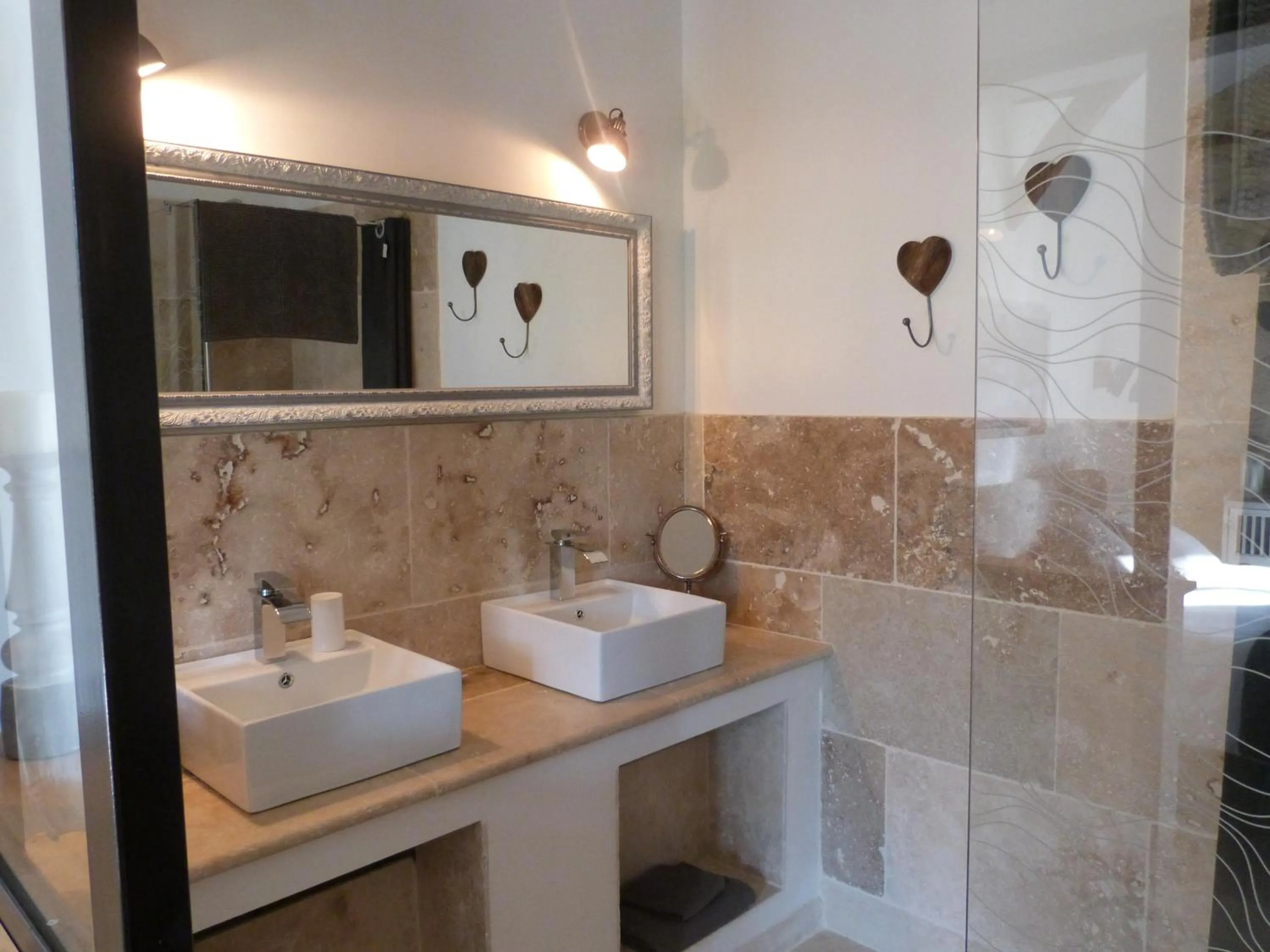 Shower in Chambres d'hotes Le Plassalou