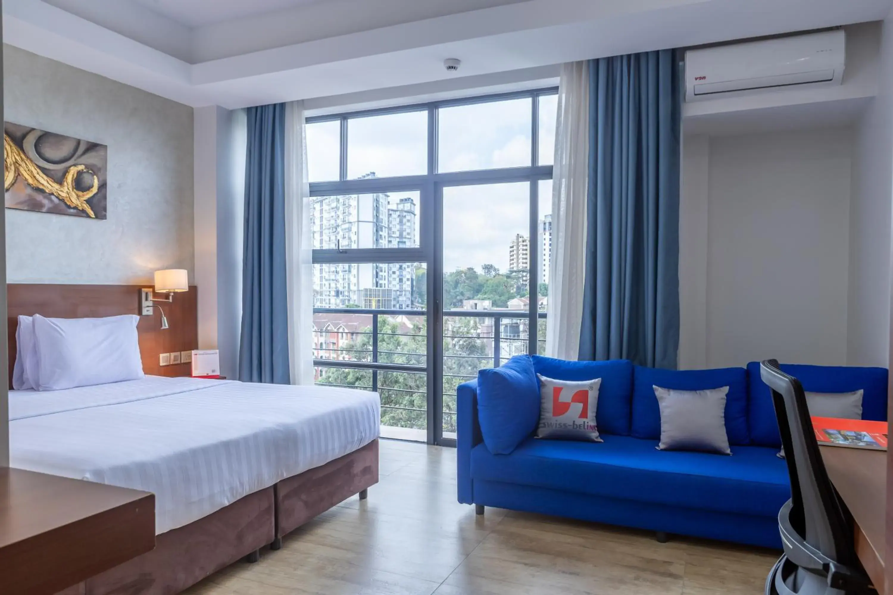 Deluxe Double Room in The Emory Hotel Deluxe Double Room in The Emory Hotel