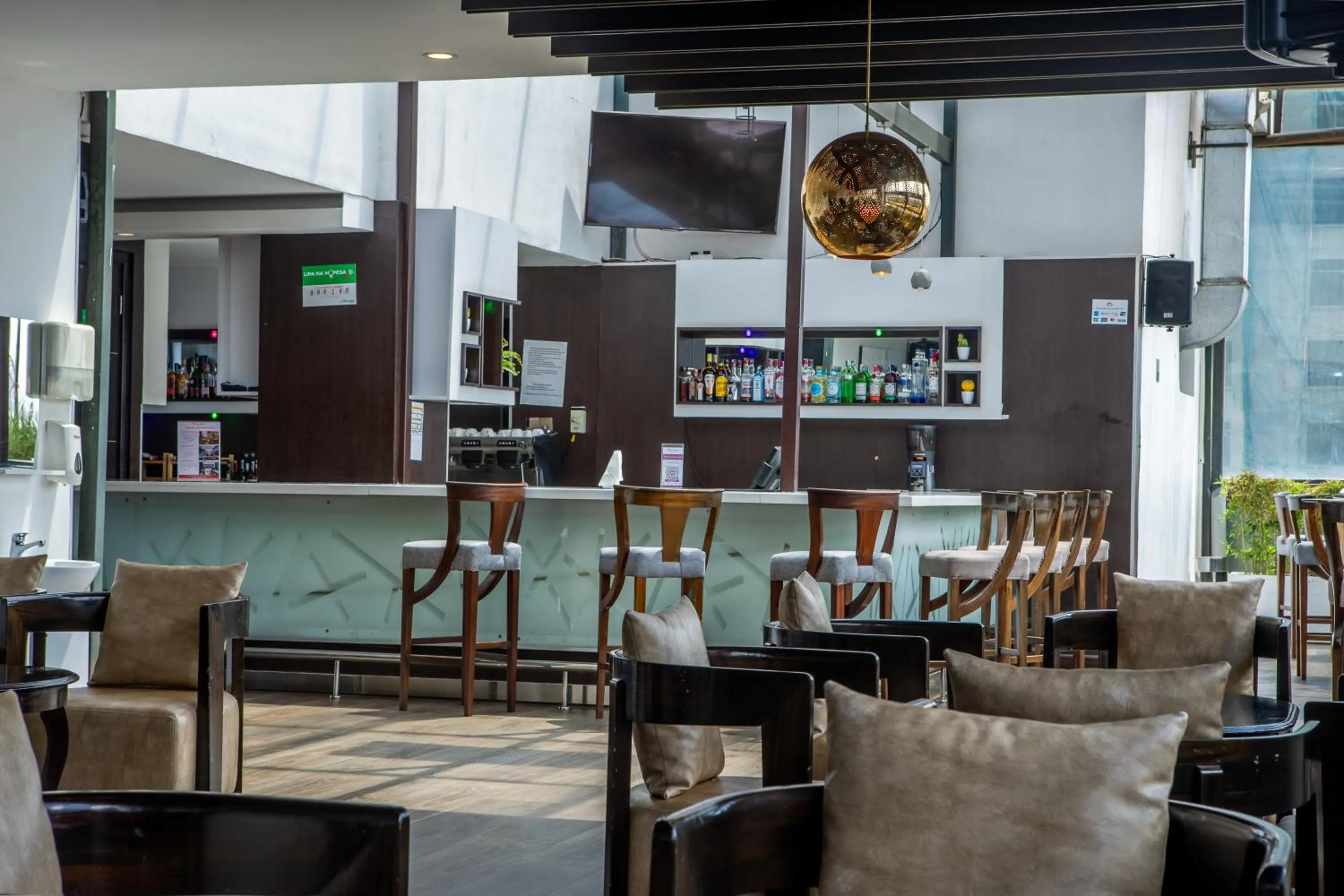 Lounge or bar in Swiss-Belinn Nairobi