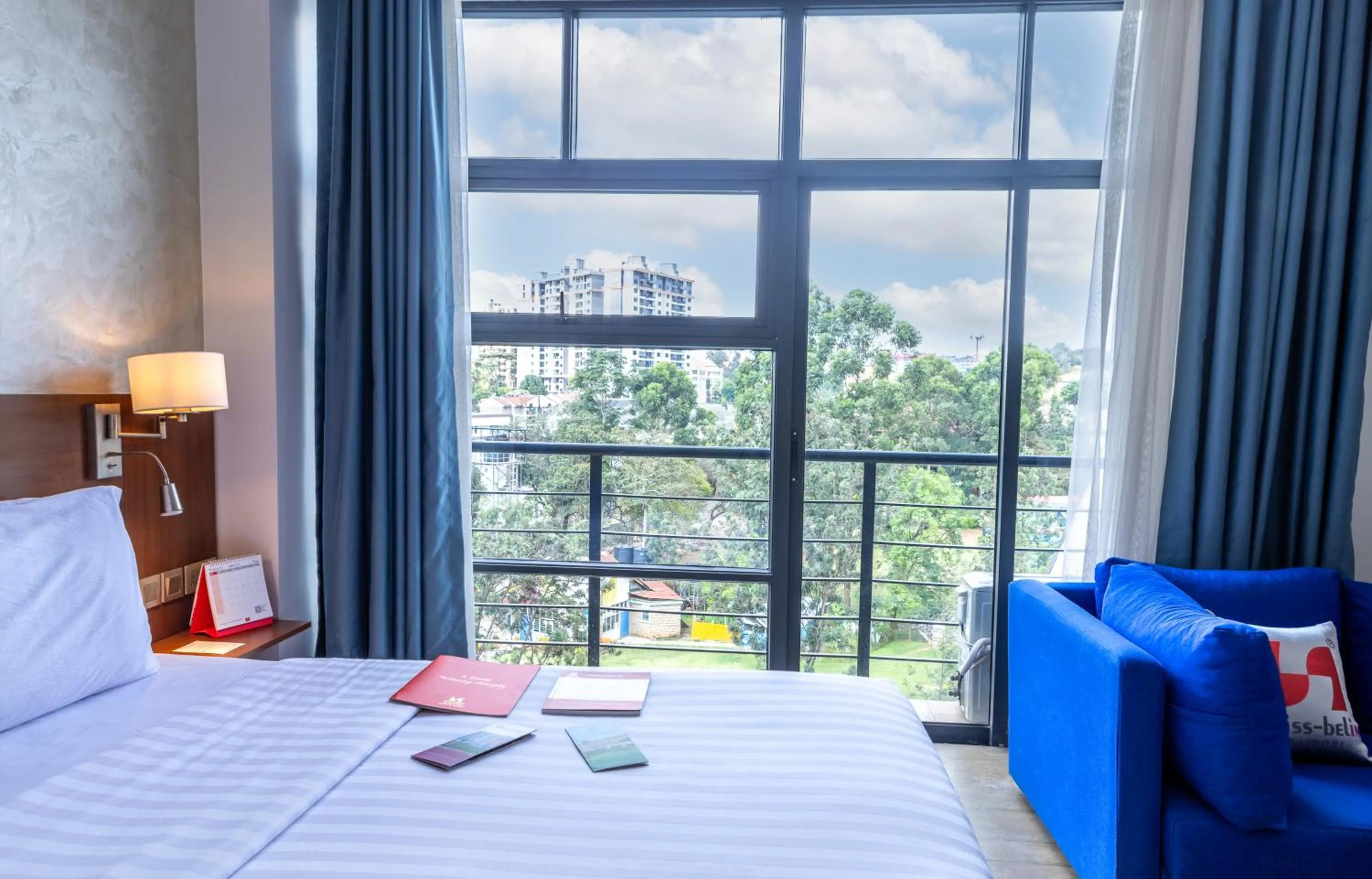 Balcony/Terrace, Bed in Swiss-Belinn Nairobi