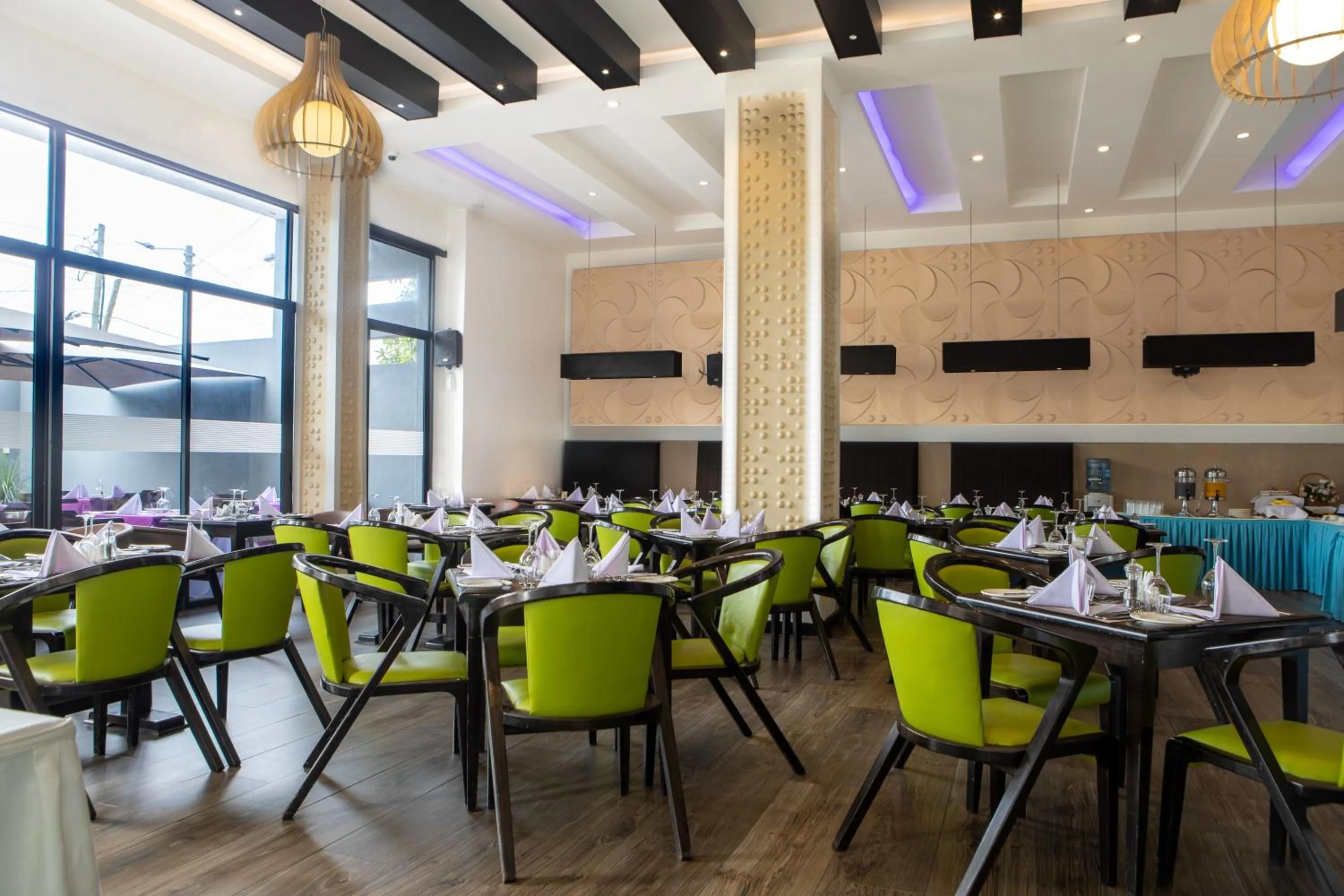 Restaurant/places to eat in Swiss-Belinn Nairobi