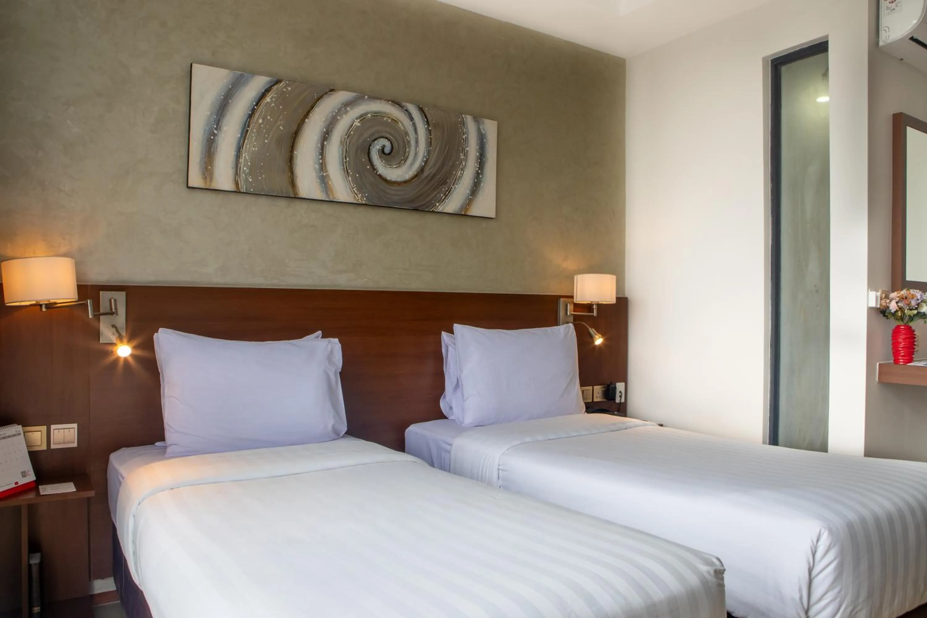 Photo of the whole room, Bed in Swiss-Belinn Nairobi