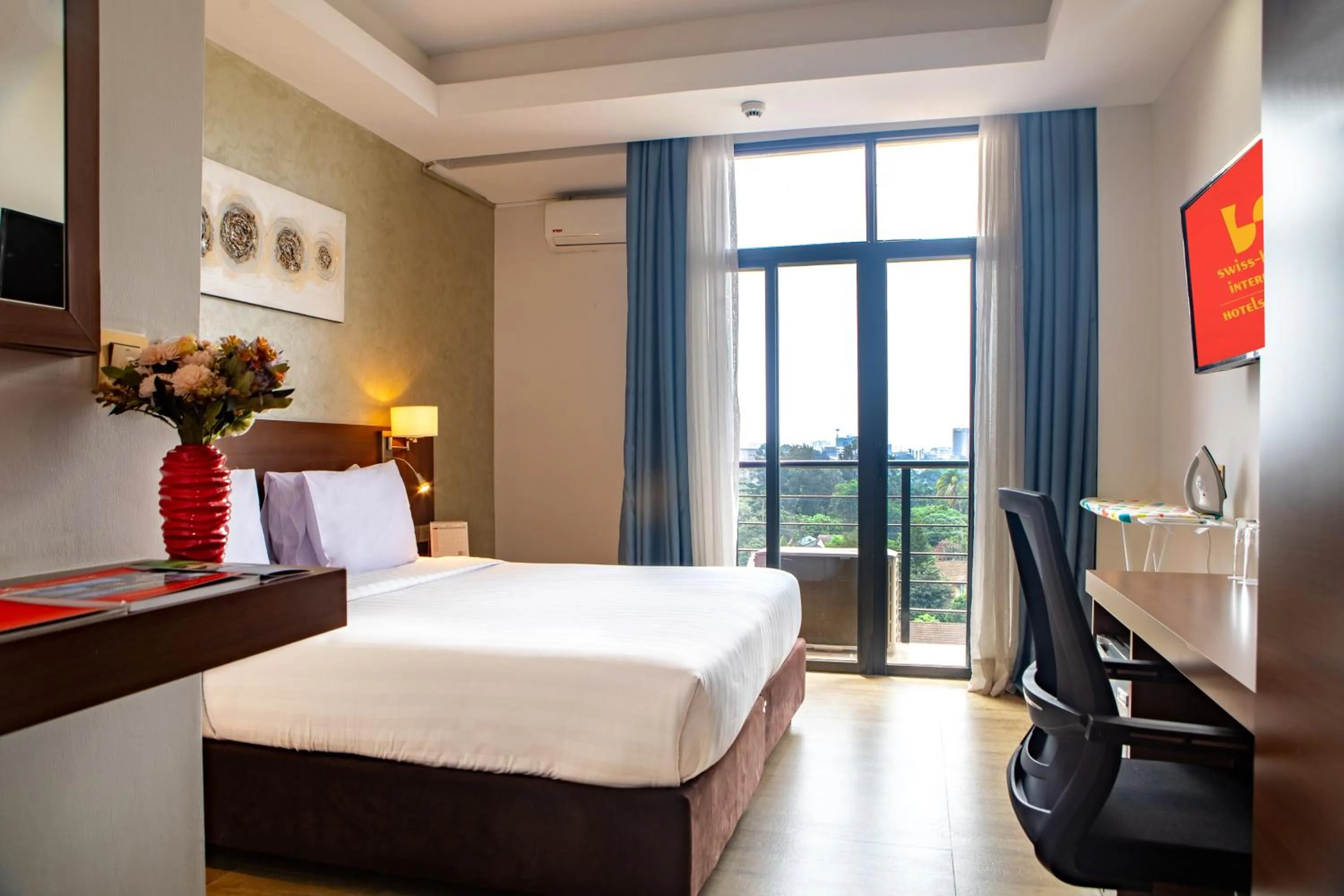 Photo of the whole room, Bed in Swiss-Belinn Nairobi