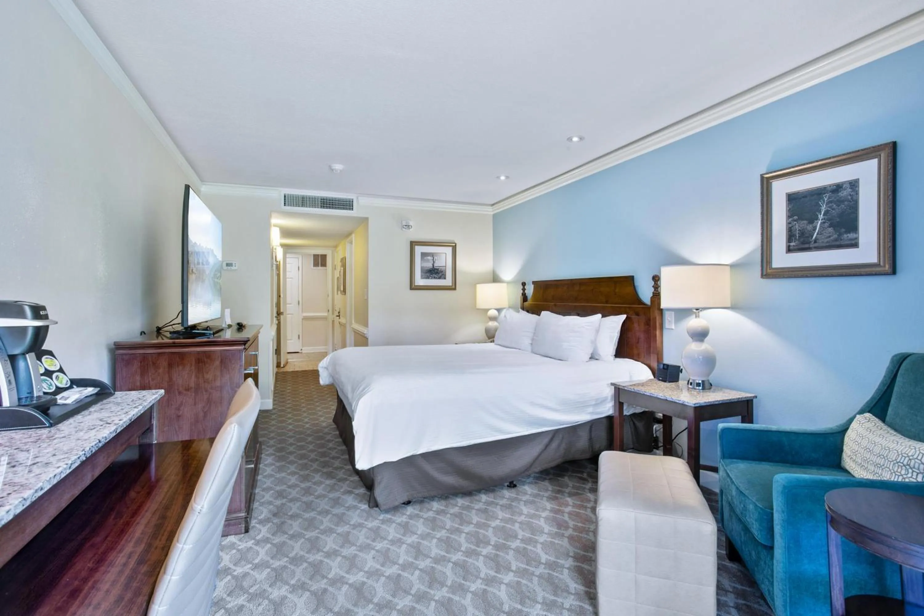 Bedroom, Bed in Kingsmill Resort