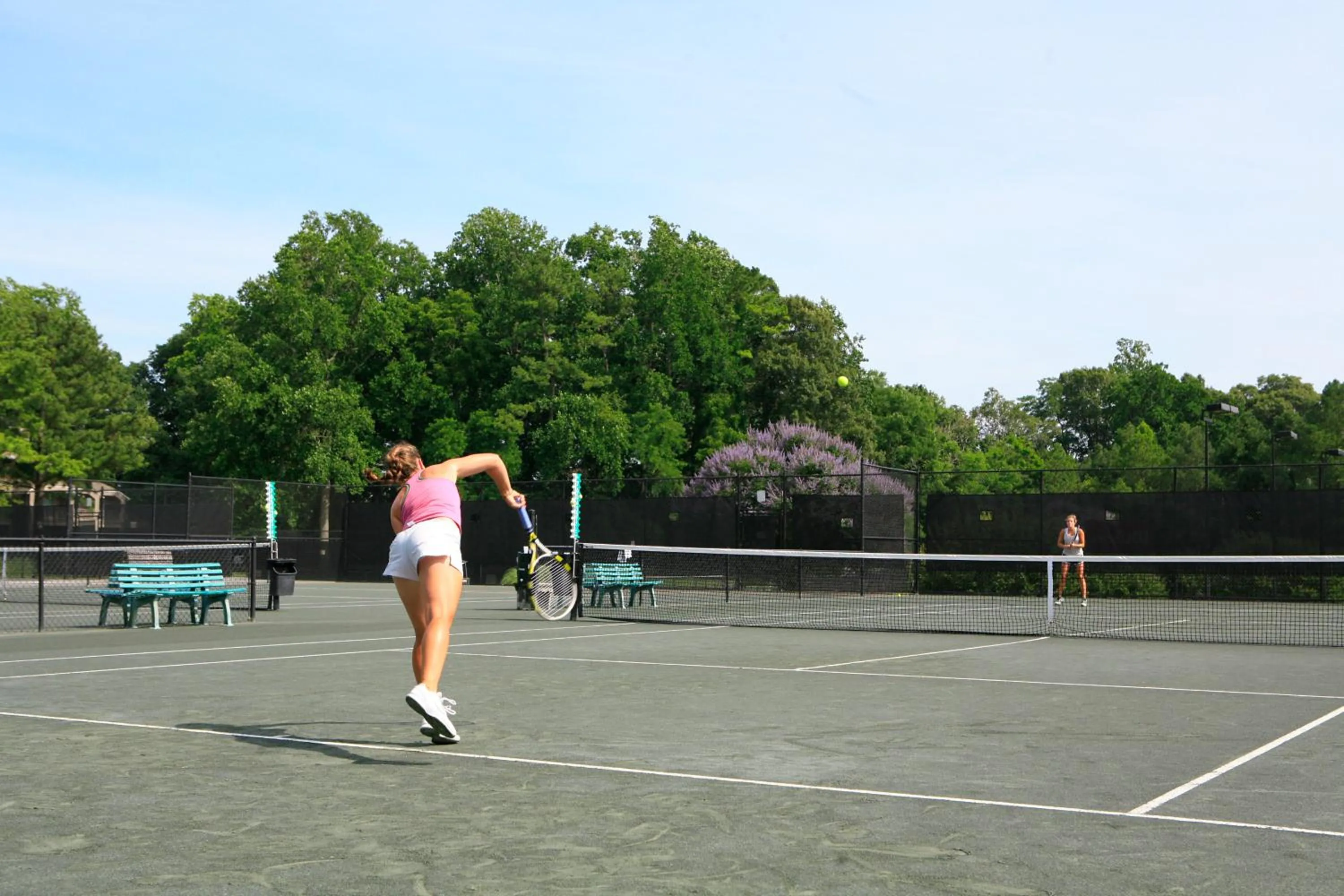 Tennis court in Kingsmill Resort