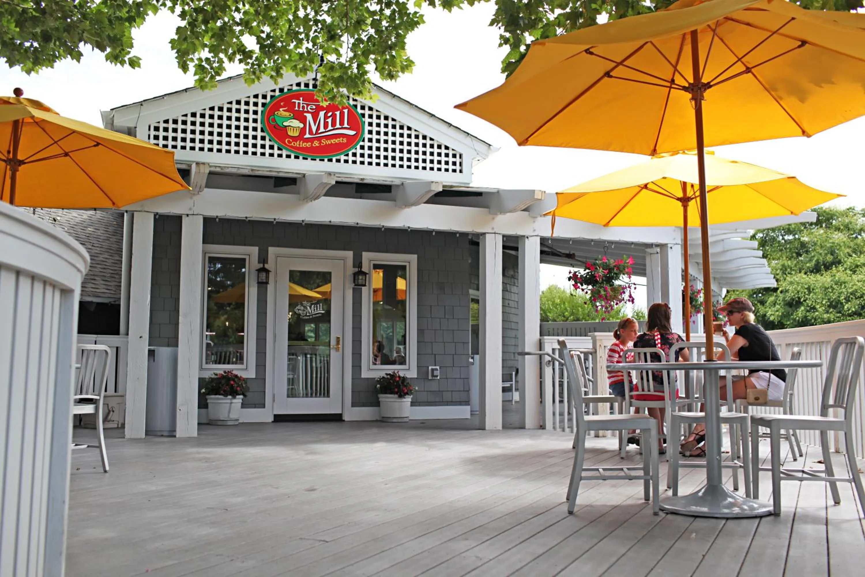 Restaurant/places to eat in Kingsmill Resort