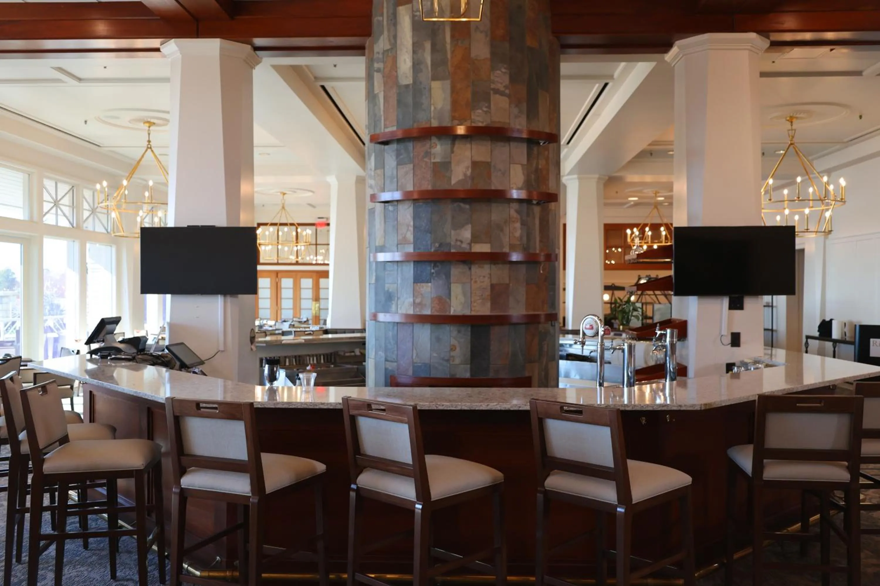 Lounge or bar in Kingsmill Resort